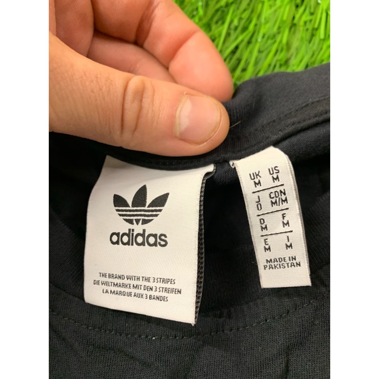 Adidas ADIDAS ORIGINAL 2018 MEN CASUAL VEST SLEEVELESS SHIRT T-SHIRT JERSEY SIZE M Black Logo Solid 2010s Mens Size US M / EU 48-50 / 2 - 4 Thumbnail