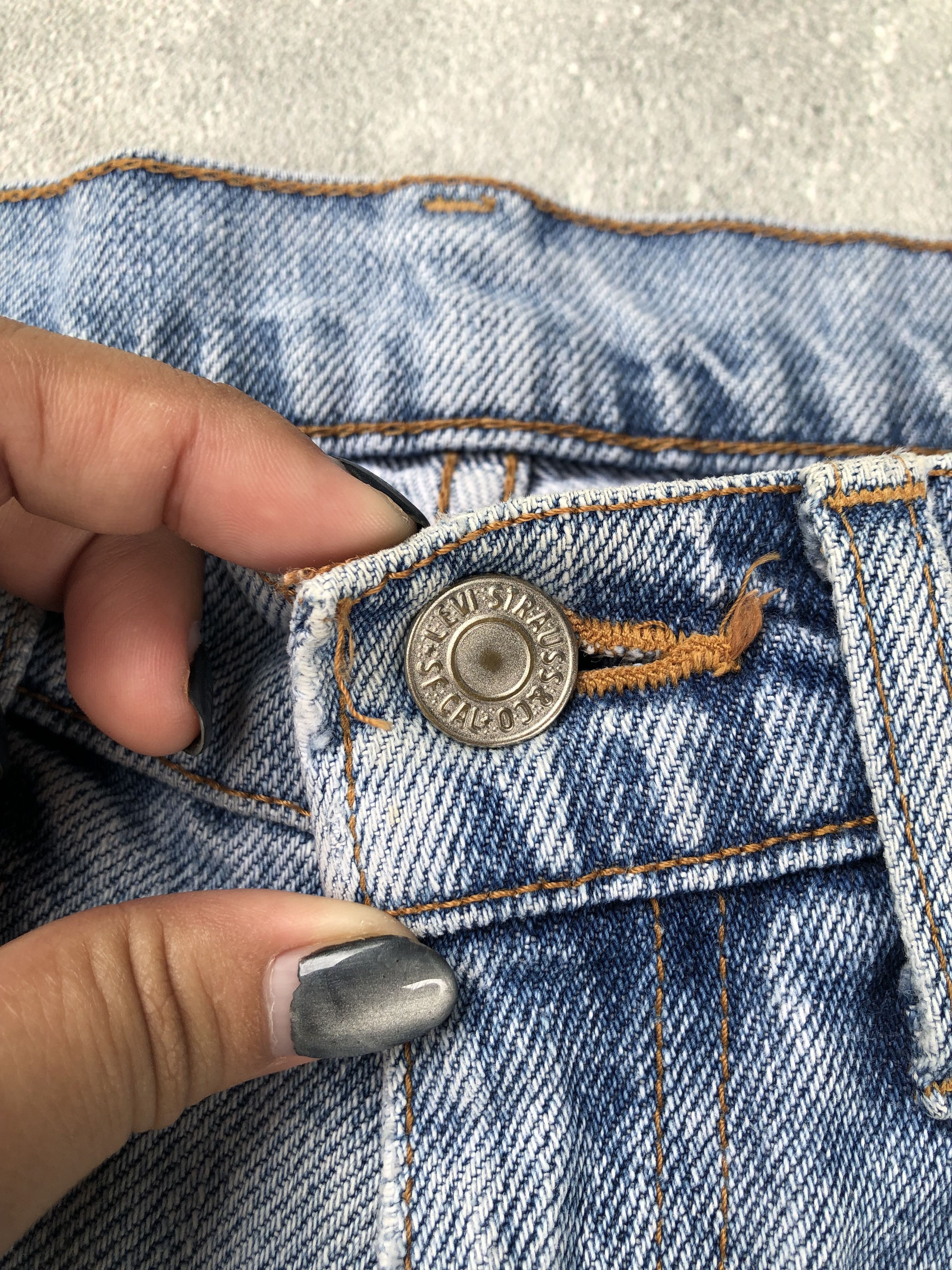 Levi's × Vintage Vintage Levis Short Pants Light Wash Distressed Style Size US 32 / EU 48 - 2 Thumbnail