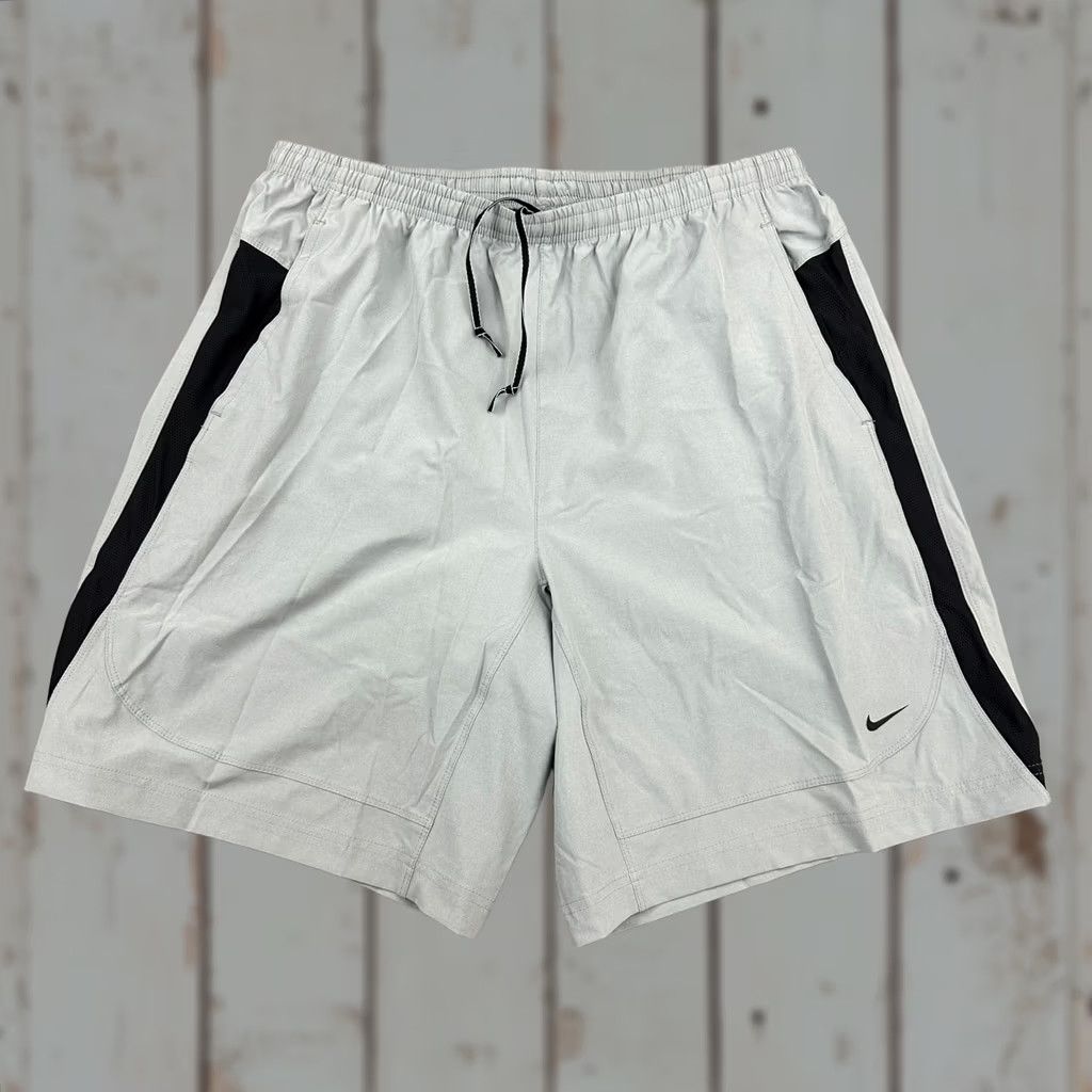 Nike VINTAGE Nike Shorts Men XXL Gray Solid Dri Fit Pocket Y2K Training Stretch Size US 39 - 1 Thumbnail