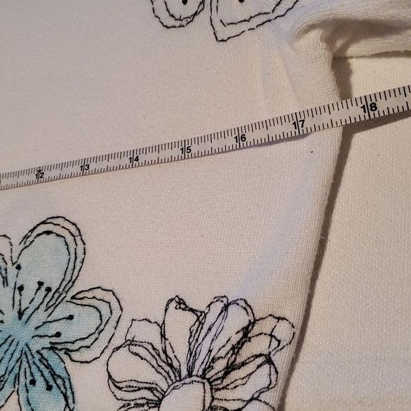 Vintage Sigrid Olsen White w Beaded Floral Embroidered Long Slv Sz. Size M / US 6-8 / IT 42-44 - 7 Thumbnail