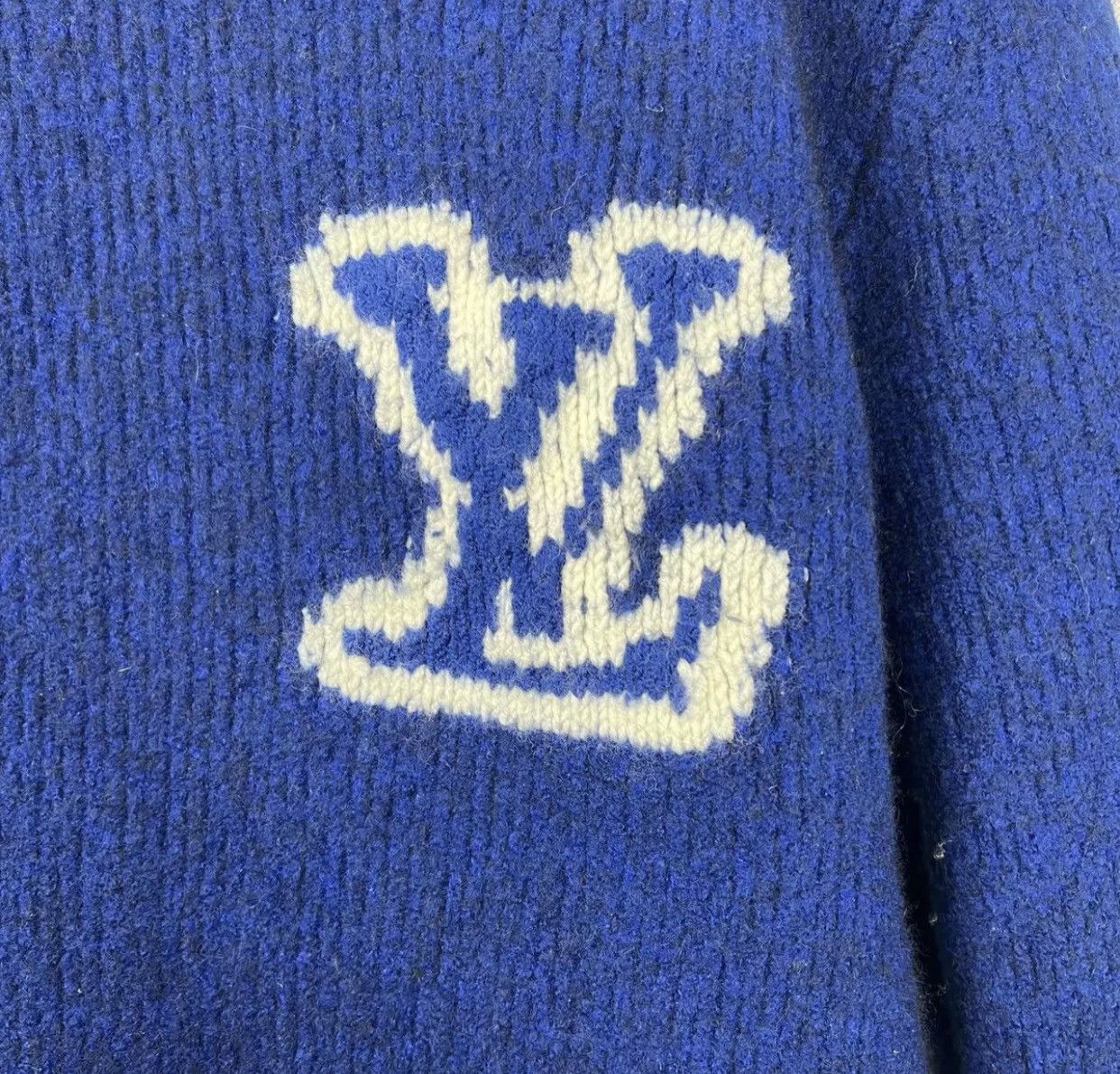 Louis Vuitton Louis Vuitton LV Blue Embroidered Logo Teddy Sweater2412- Size XXL / US 16-18 / IT 52-54 - 4 Thumbnail