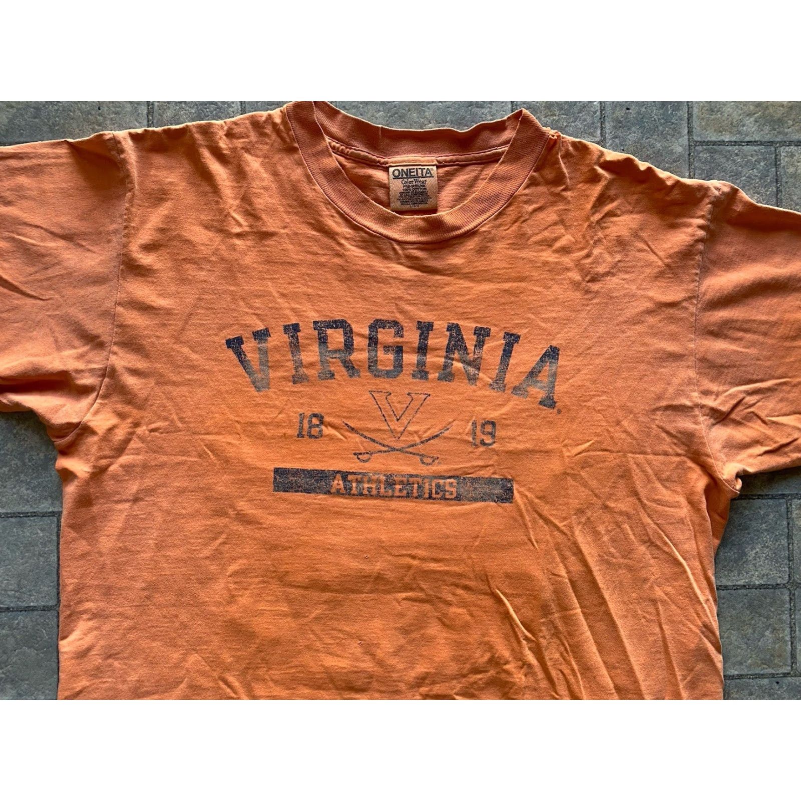 Vintage VINTAGE Oneita T-Shirt Men’s L Orange Virginia Athletics Damaged Single Stitch Shirt Mens Orange Virginia Athletics Damaged Size US L / EU 52-54 / 3 - 3 Thumbnail