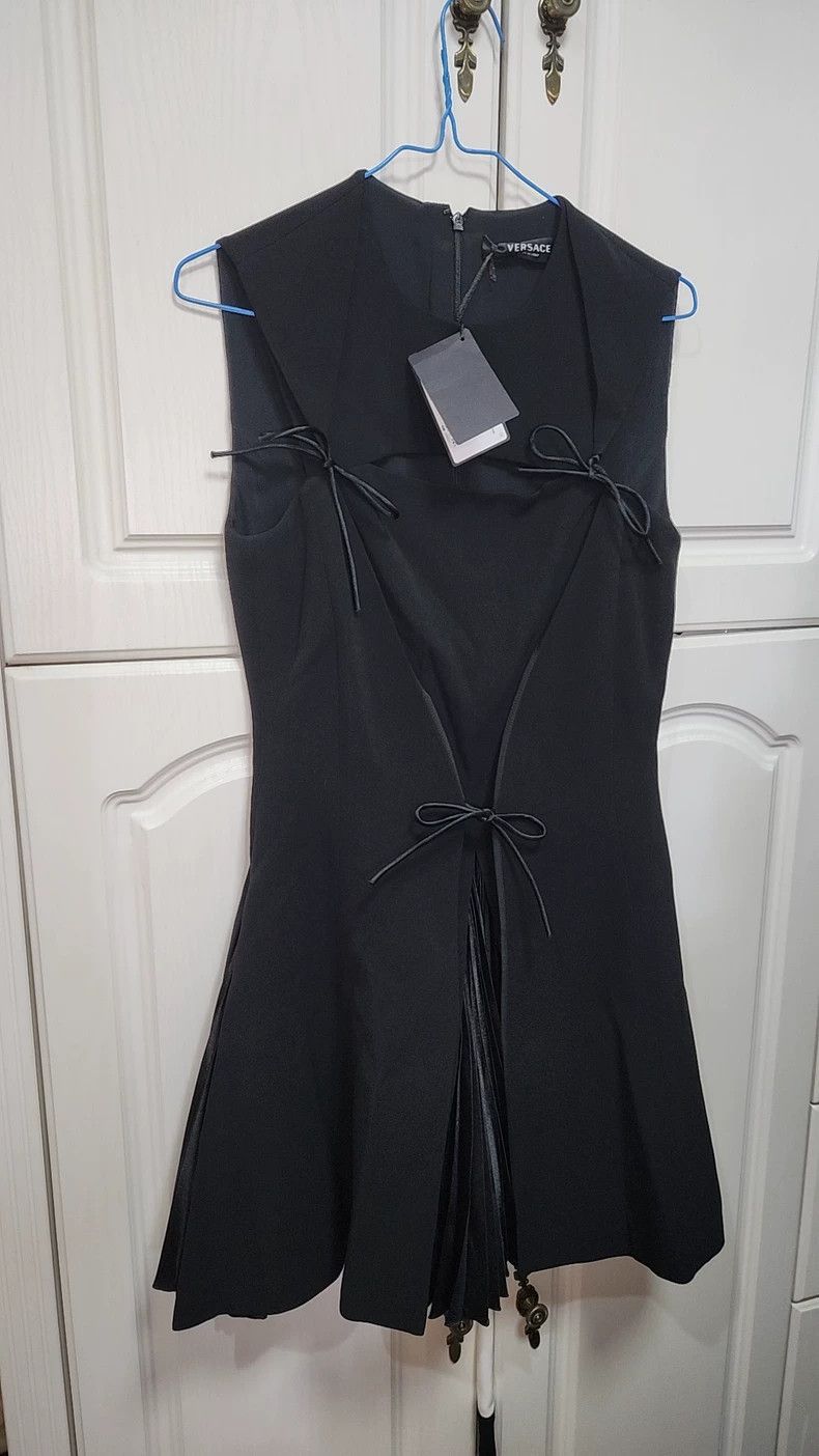 Versace Versace Sleeveless dress with bow design Size S / US 4 / IT 40 - 1 Thumbnail