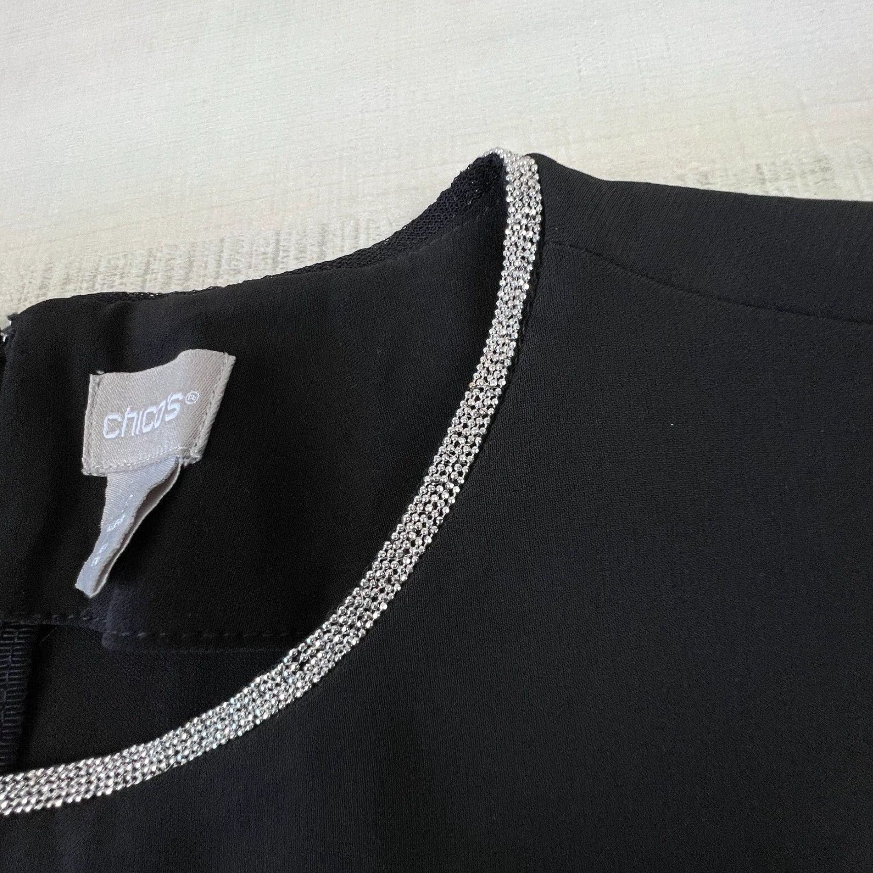 Vintage Chicos Black Long Sleeve Blouse Top Womens 4 Embellished Neckline Size S / US 4 / IT 40 - 7 Thumbnail