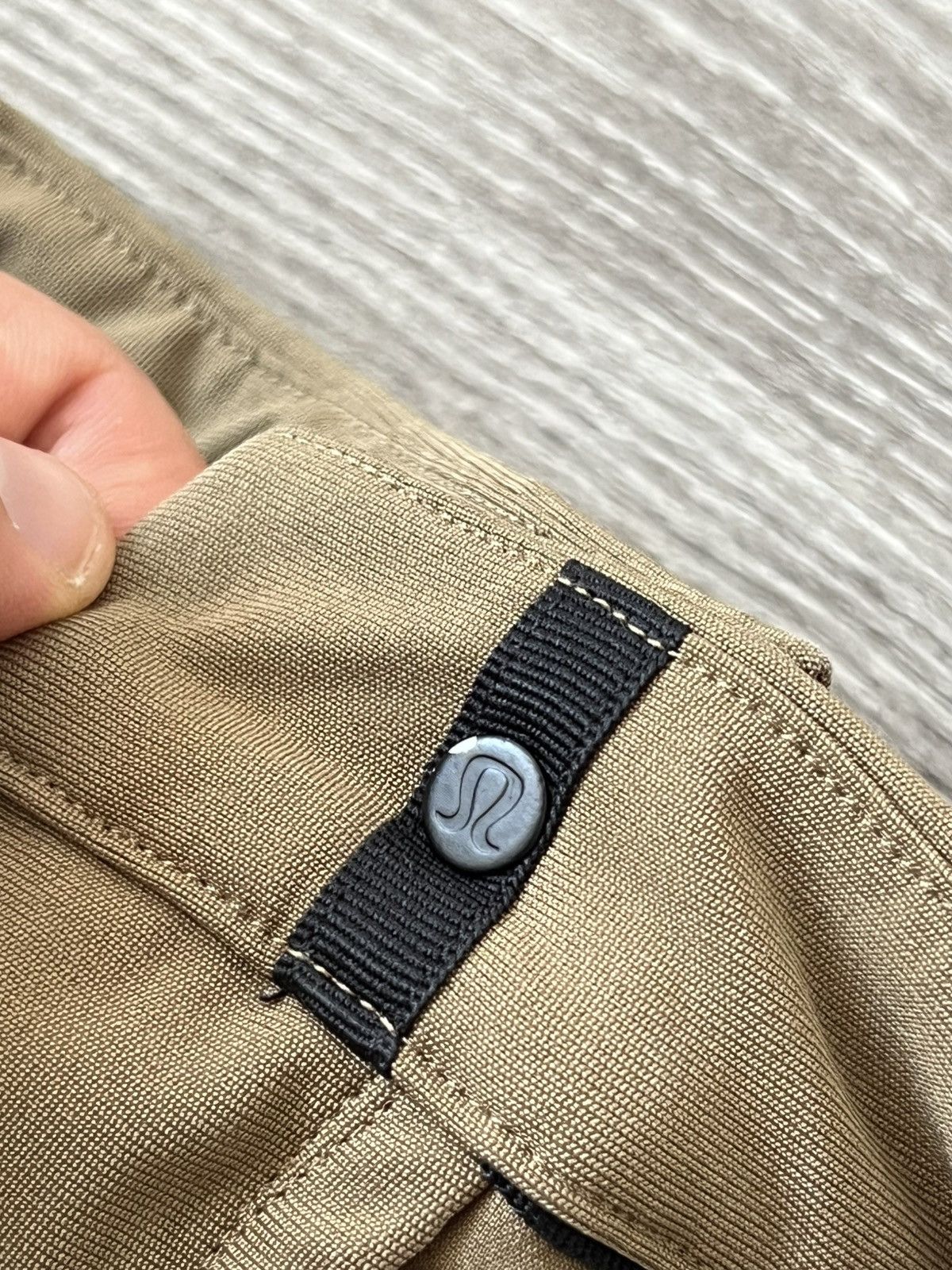 Lululemon Rare Lululemon Logo Straight Pro Reflective Selvage Pants Size US 38 / EU 54 - 13 Thumbnail