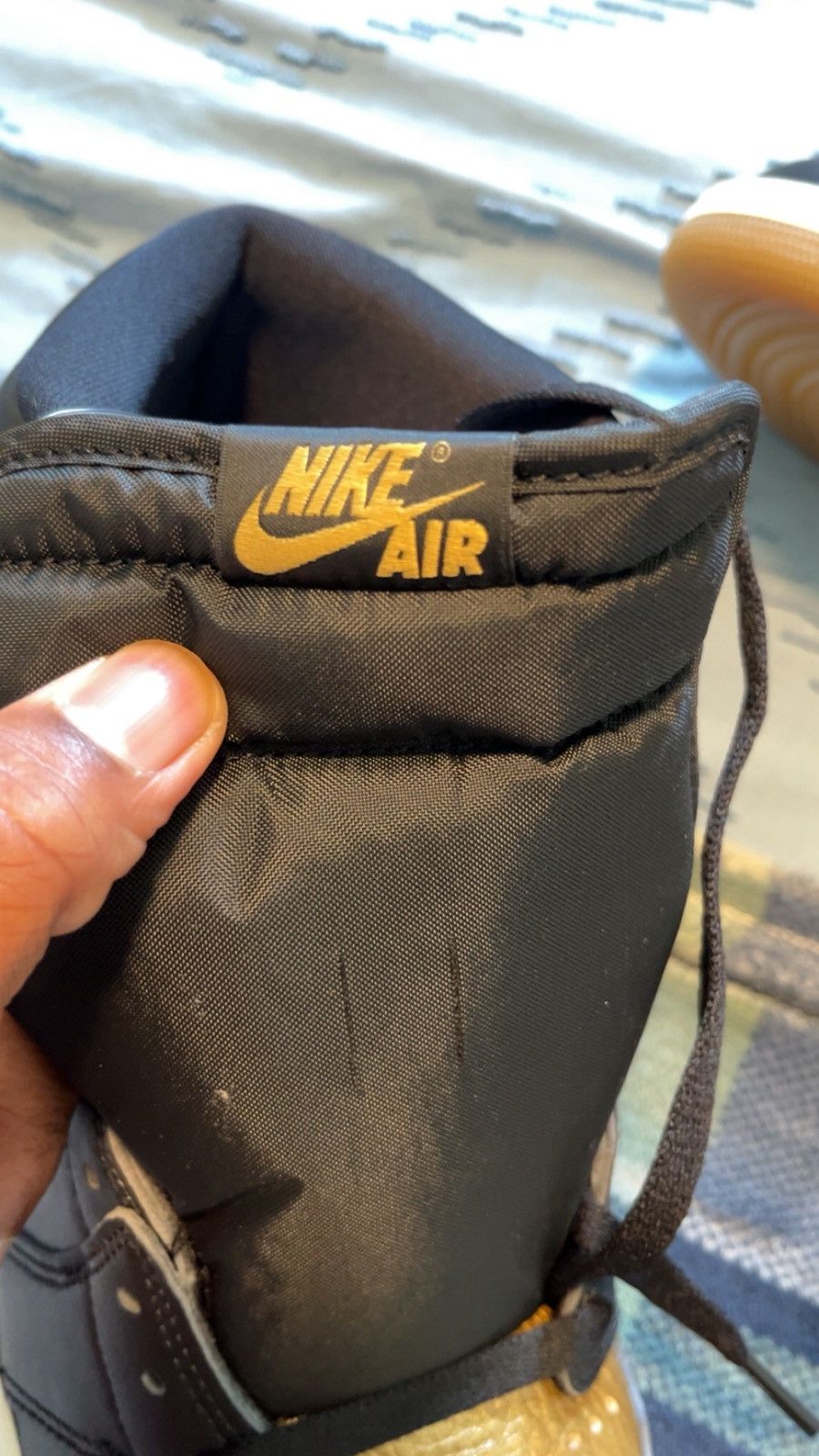 Jordan Brand Air Jordan 1 High sneakers in a black and metallic gold Size US 11.5 / EU 44-45 - 13 Thumbnail
