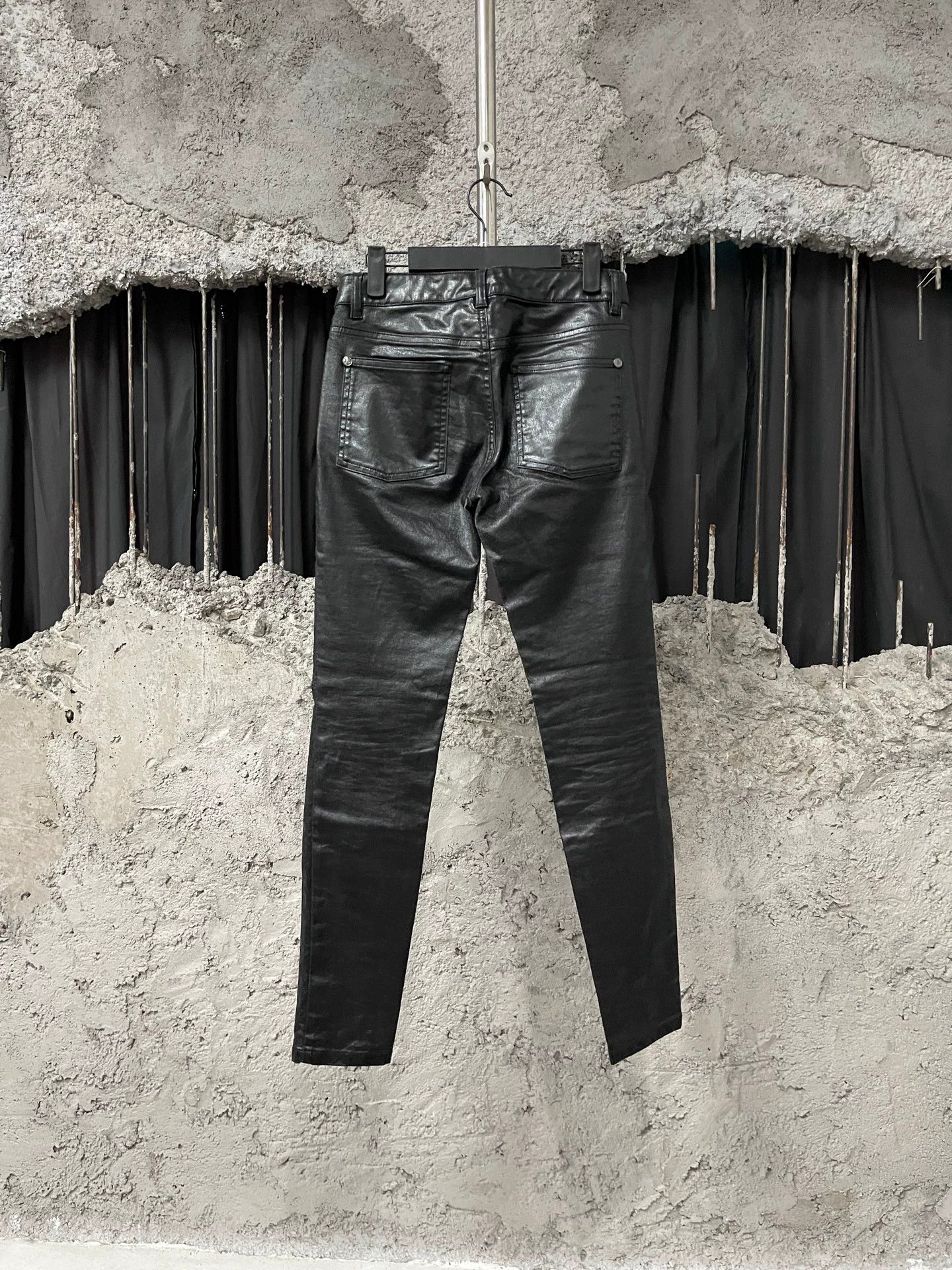 Chanel Chanel leather pants 34 99 new Size 25" / US 0 / IT 36 - 2 Thumbnail