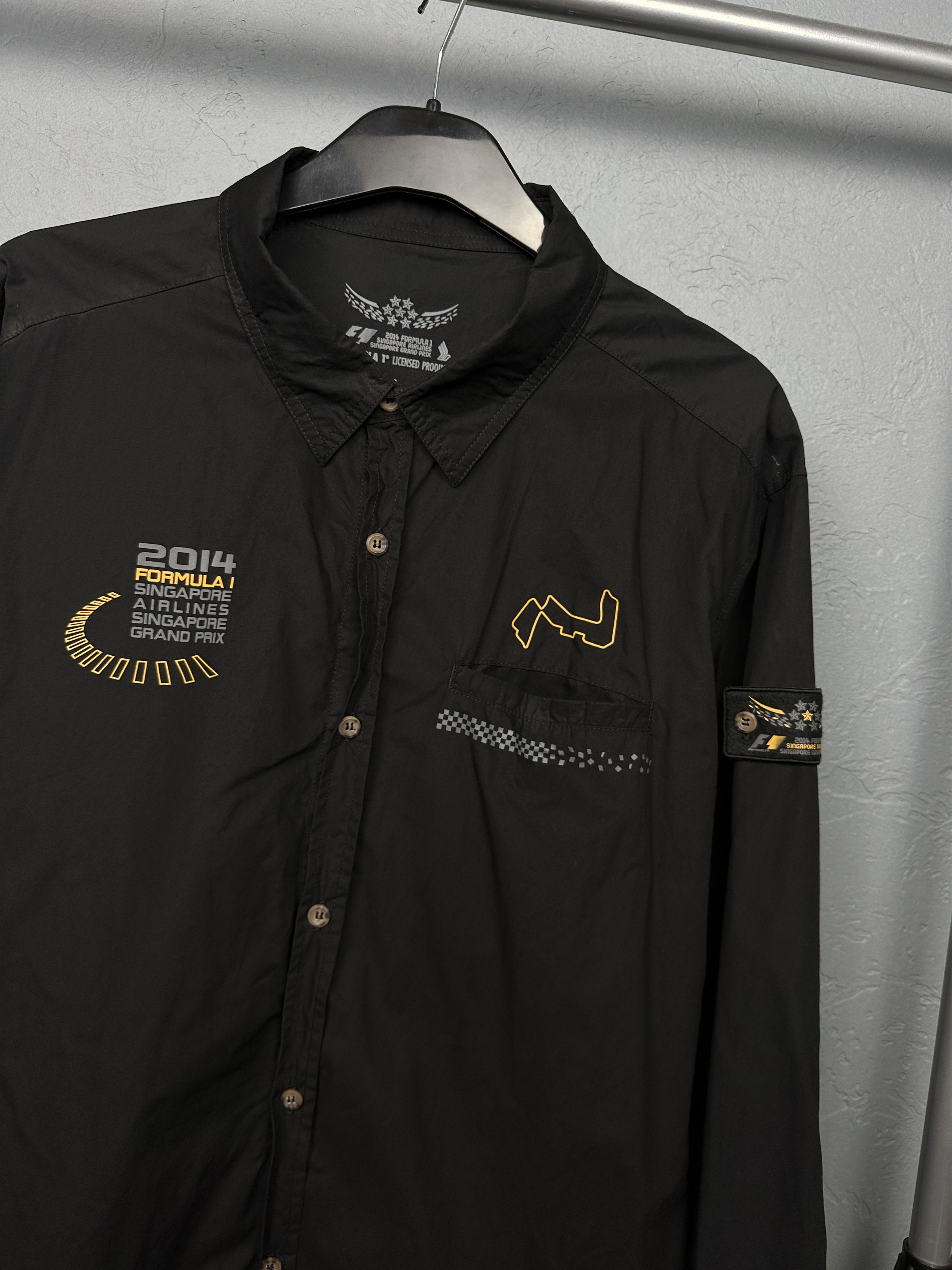 Formula 1 Formula 1 Singapore Grand Prix Mens Long Sleeve Shirt Size US XXL / EU 58 / 5 - 2 Thumbnail
