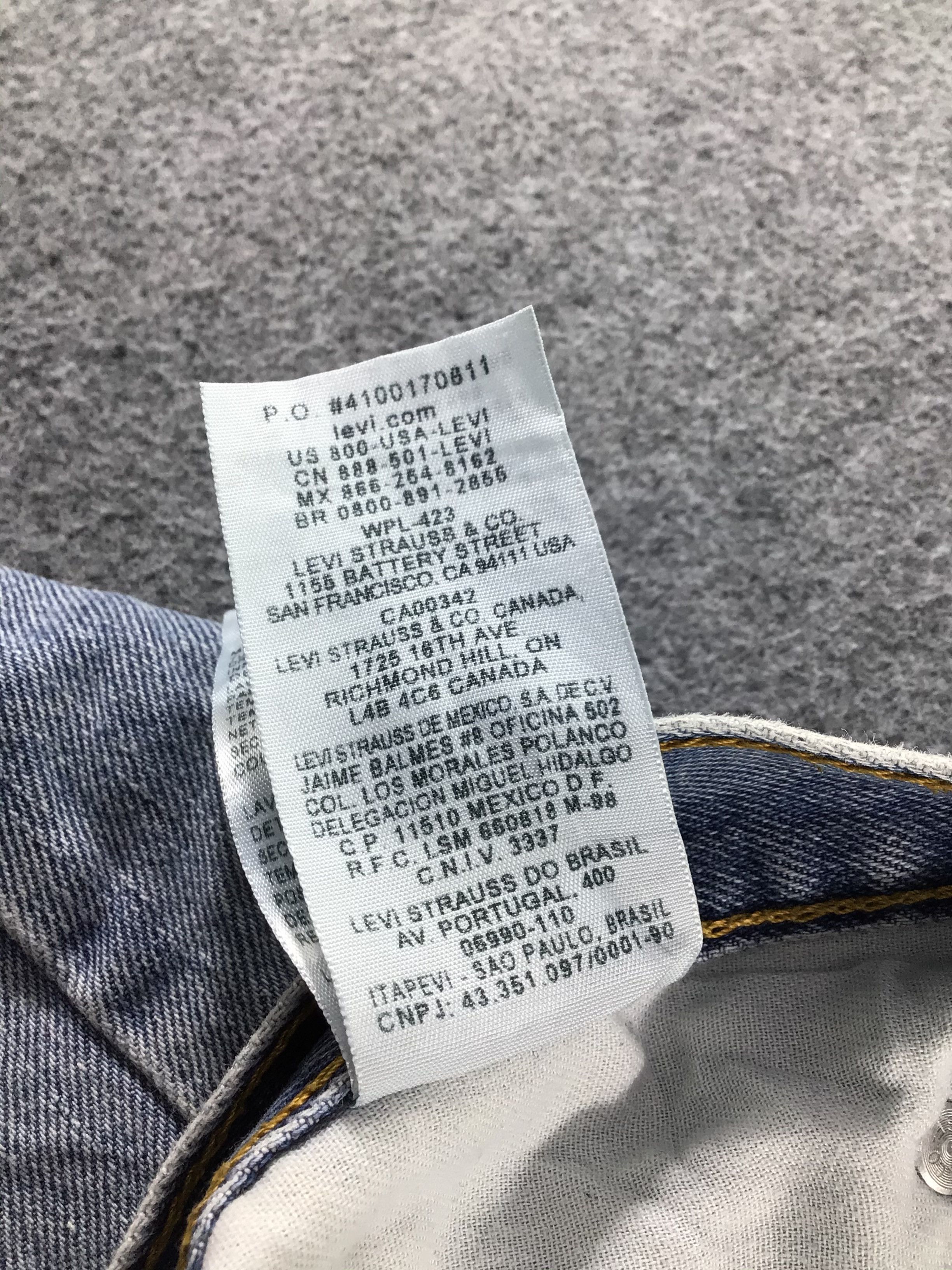 Levi's Vintage Levis 550 Jeans Blue Wash Denim -J568 Size US 43 - 11 Thumbnail