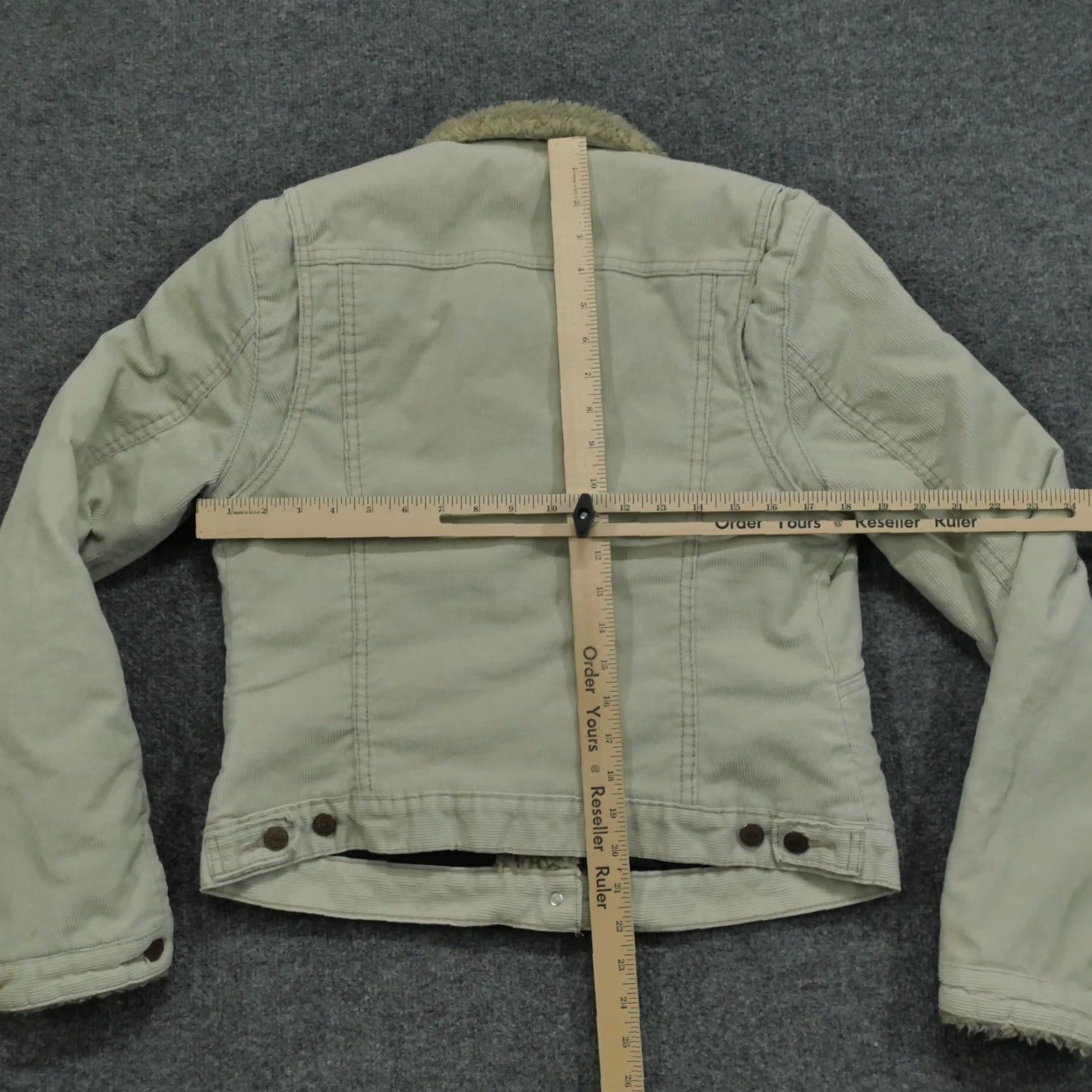 Levi's VINTAGE Levi's Trucker Jacket Womens L Tan Corduroy Quilt Lined Beige 90s? (adjust for actual decade difficult) Size L / US 10 / IT 46 - 6 Thumbnail