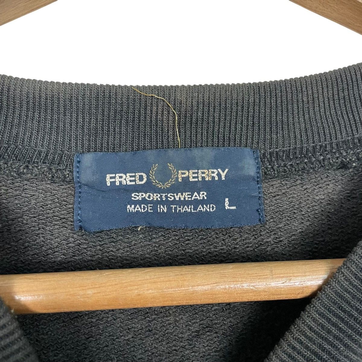 Fred Perry Vintage Fred Perry Big Logo Crewneck Sweatshirt Size US L / EU 52-54 / 3 - 11 Thumbnail