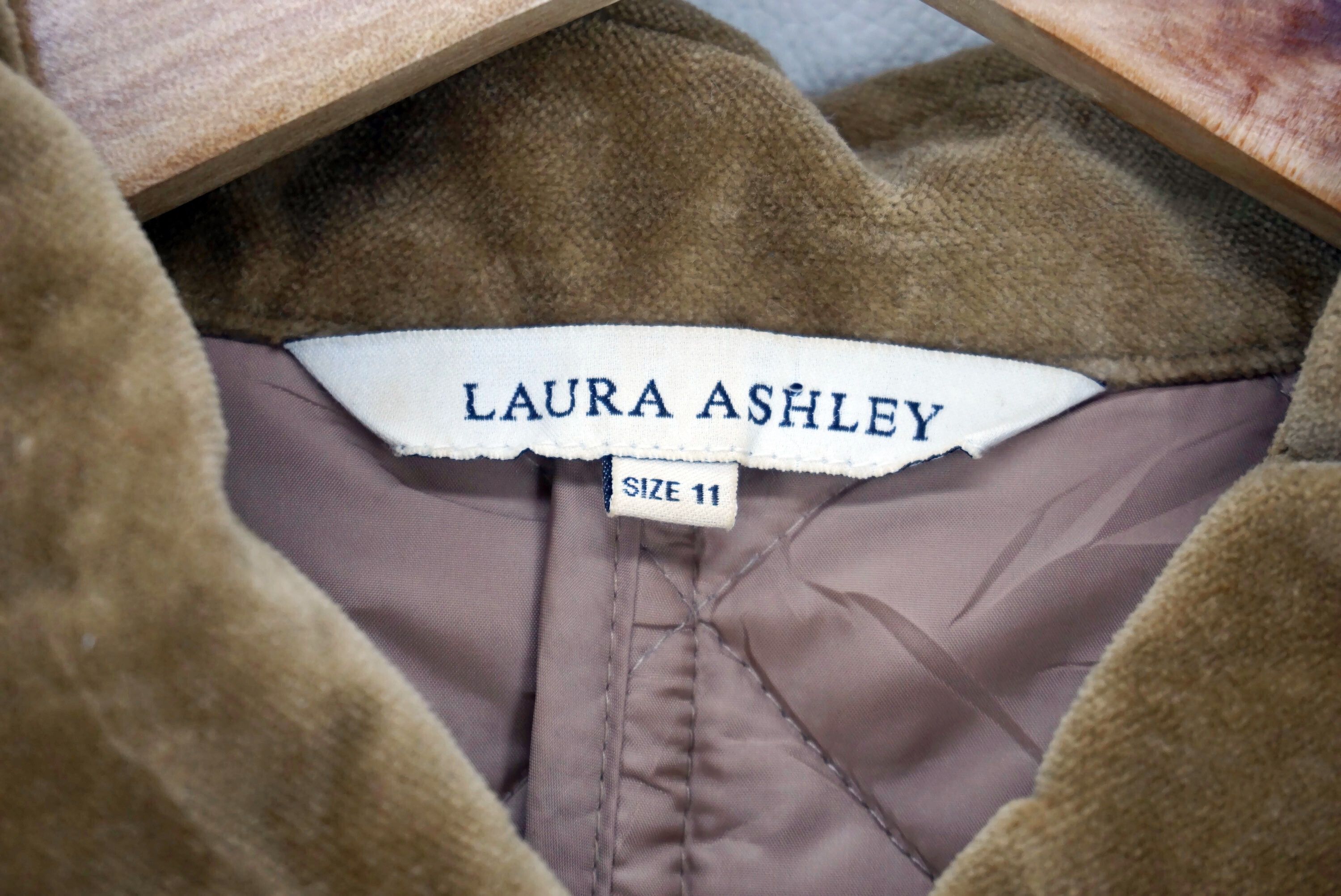 Laura Ashley Quilted Coat Snap Front Thermolite Velvet Trimming Jacket Size M / US 6-8 / IT 42-44 - 5 Thumbnail