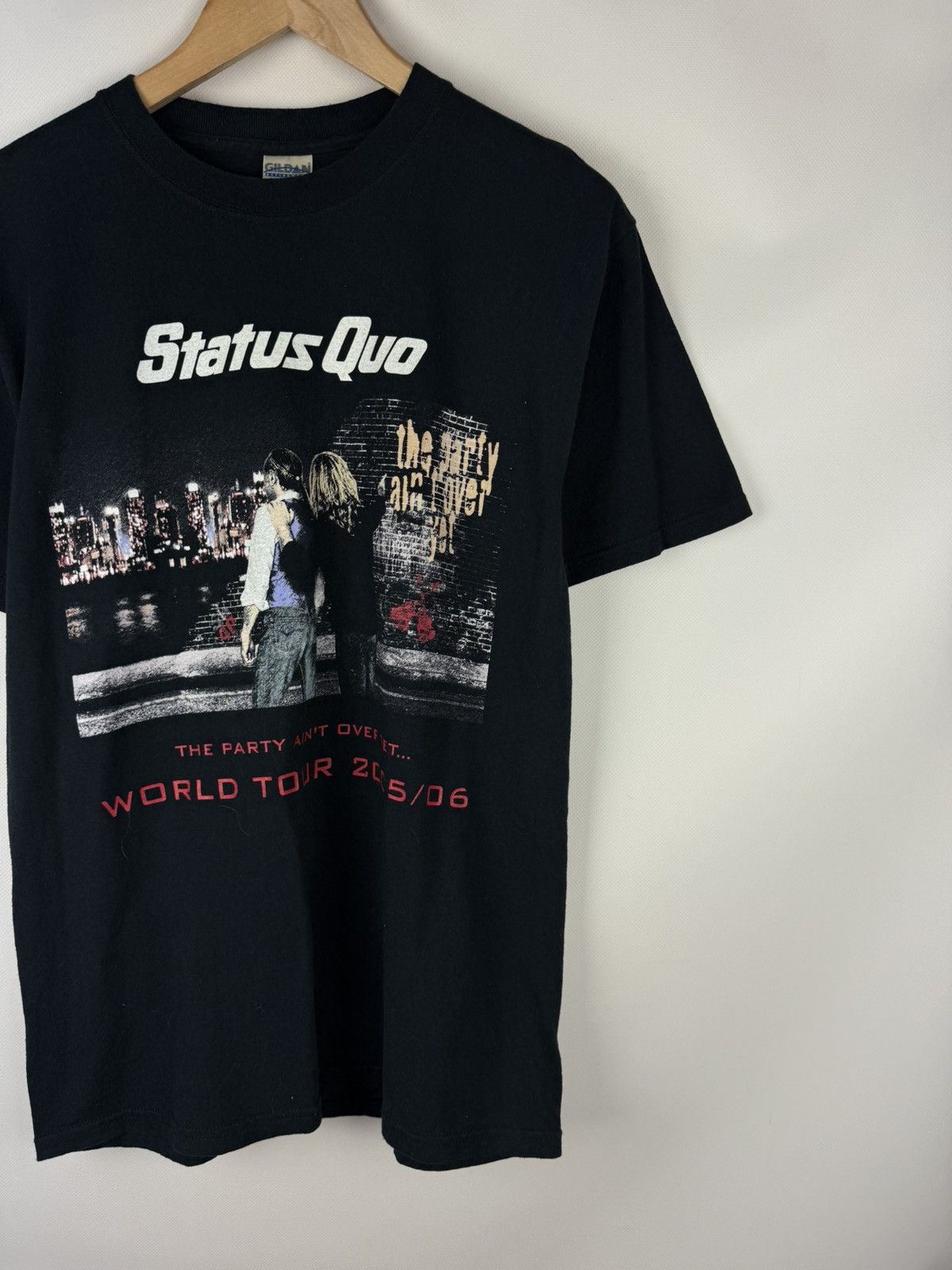 Band Tees × Vintage Status Quo Vintage 2005 / 06 World Tour Band T Shirt Gildan Size US M / EU 48-50 / 2 - 3 Thumbnail
