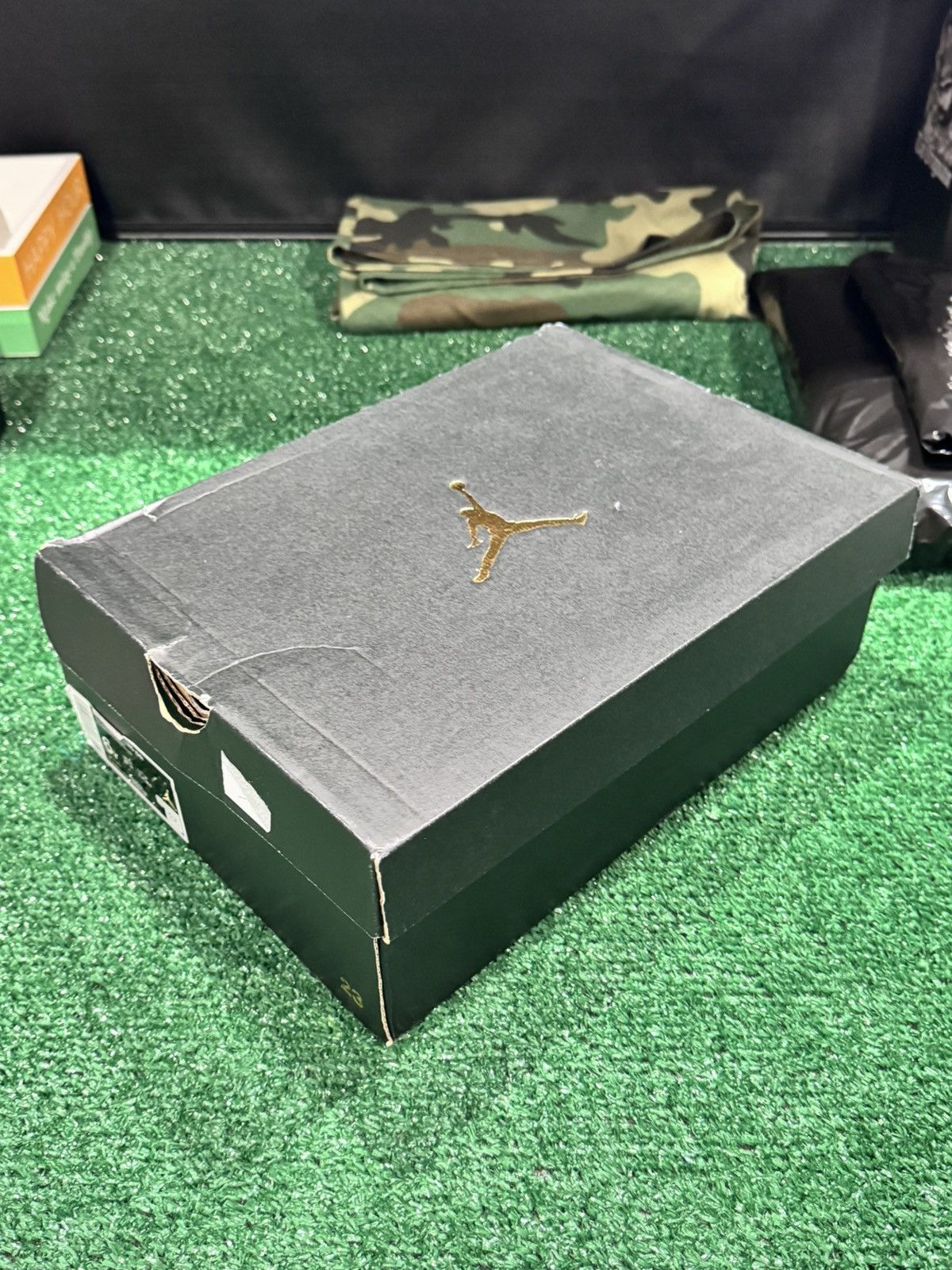 Jordan Brand Jordan 5 retro olive VNDS size 6y Size US 6 / EU 39 - 13 Thumbnail