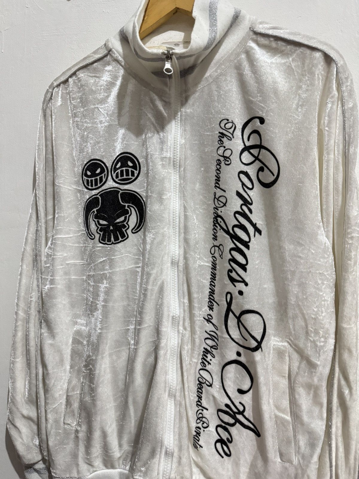 One Piece RARE ONE PIECE PORTGAS D. ACE VELVET TRACK JACKET Size US L / EU 52-54 / 3 - 5 Thumbnail