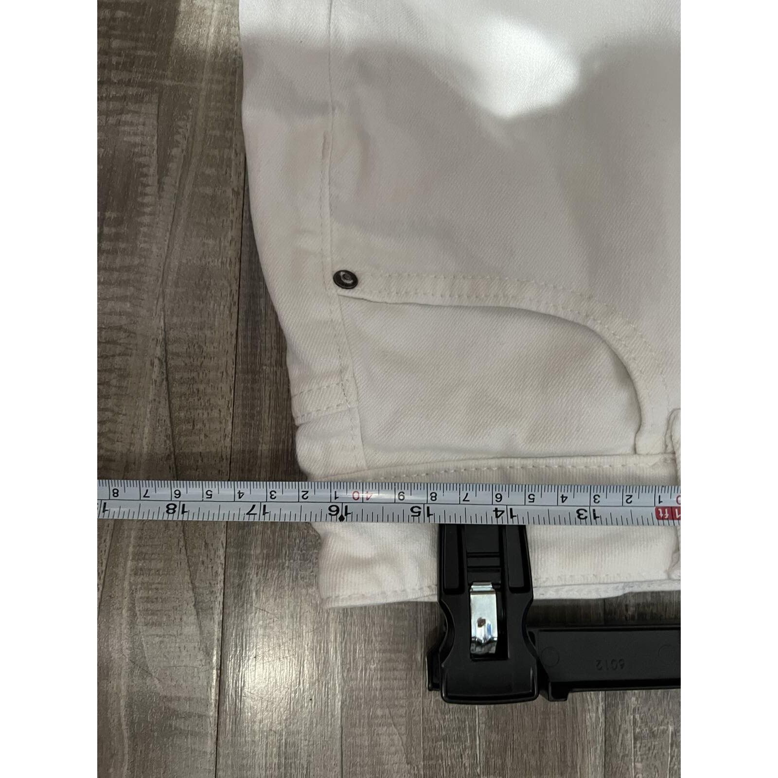 DL1961 DL1961 Karlie Short Women Boyfriend 3" Pure Size 28 A000513 Size 28" / US 6 / IT 42 - 7 Thumbnail