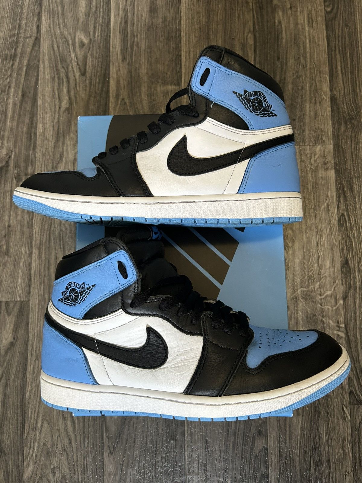 Nike Air Jordan 1 Retro High OG “UNC Toe” w/ Box + Extra Laces Size US 10.5 / EU 43-44 - 1 Thumbnail