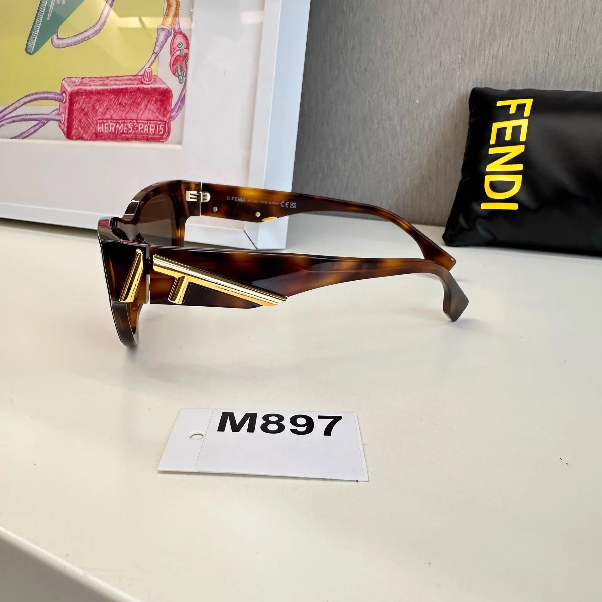 Fendi FENDI Gold Logo Sunglasses with Case Like New M897 Size ONE SIZE - 2 Thumbnail