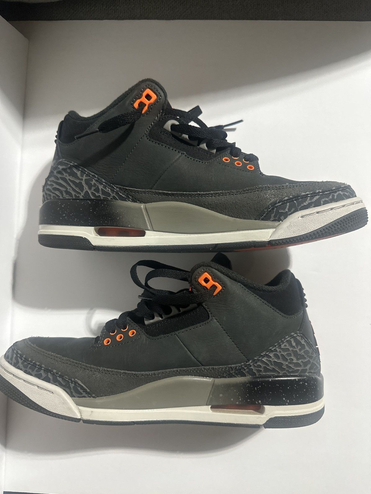 Jordan Brand Air Jordan 3 “Fear” Size US 8.5 / EU 41-42 - 2 Thumbnail