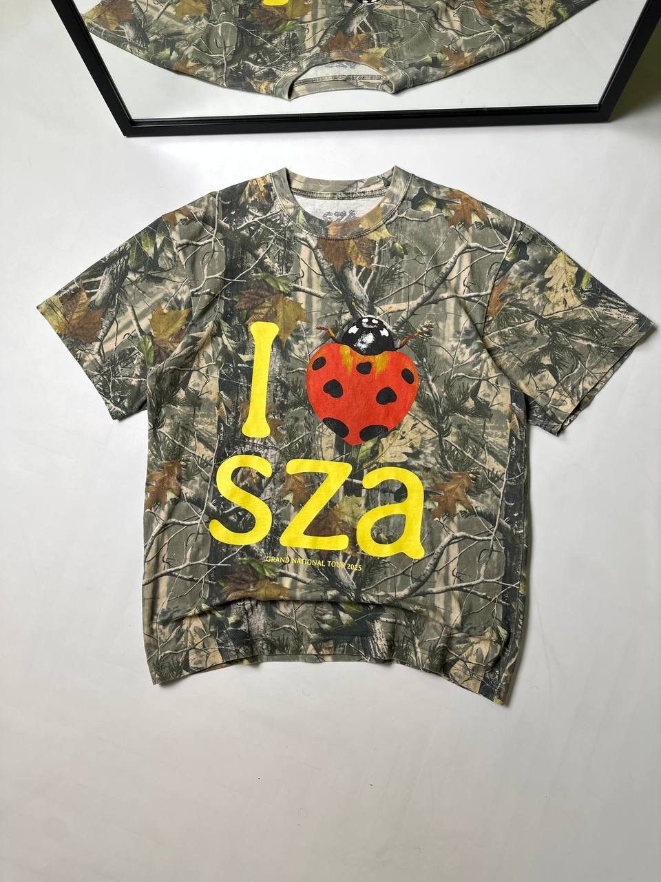 Kendrick Lamar 25s I LOVE SZA Bug Tee KENDRICK LAMAR Grand National Tour Size US M / EU 48-50 / 2 - 1 Thumbnail