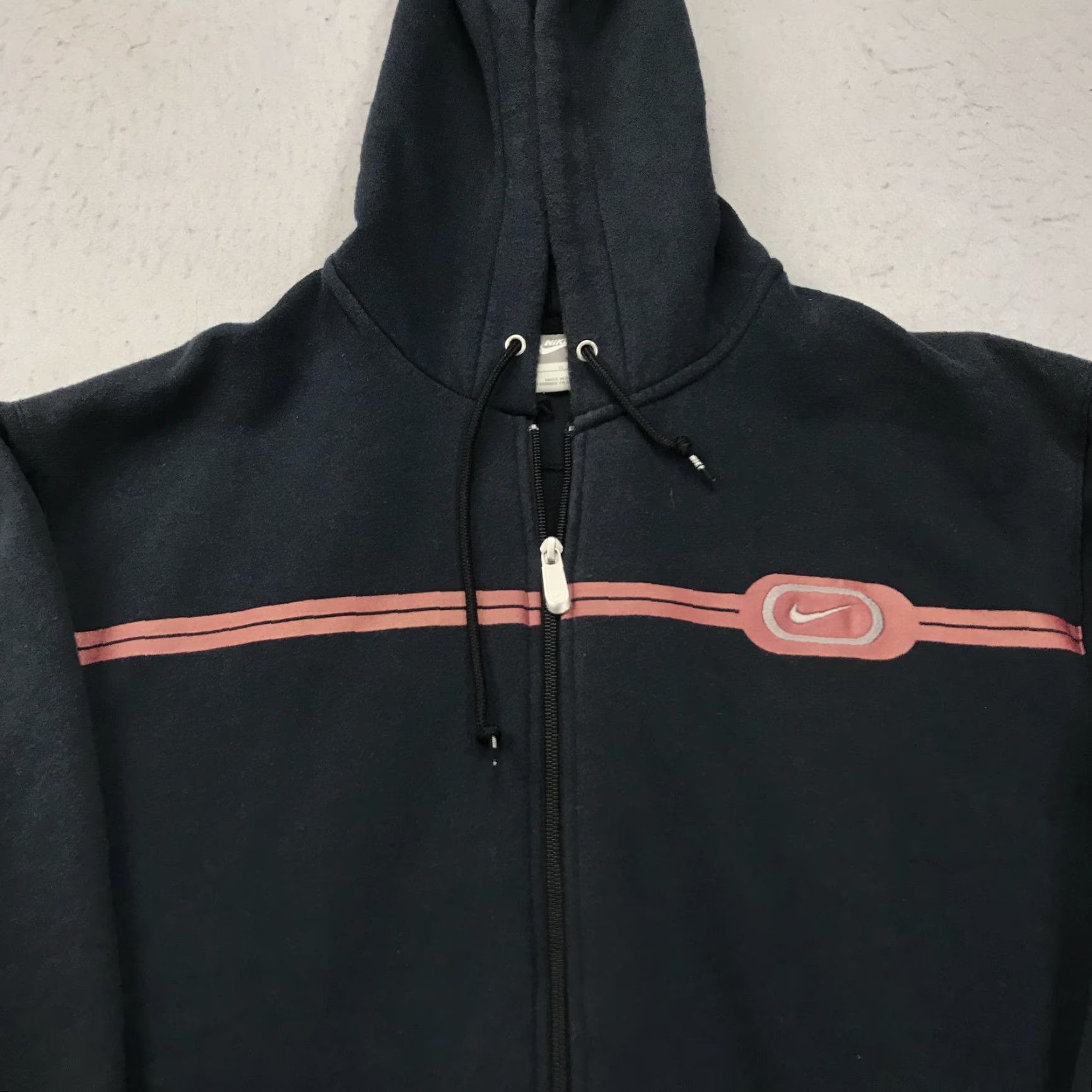 Nike VINTAGE Nike Hoodie Mens XL Black Faded Swoosh Full Zip Sweatshirt Essential Y2K Size US XL / EU 56 / 4 - 2 Thumbnail