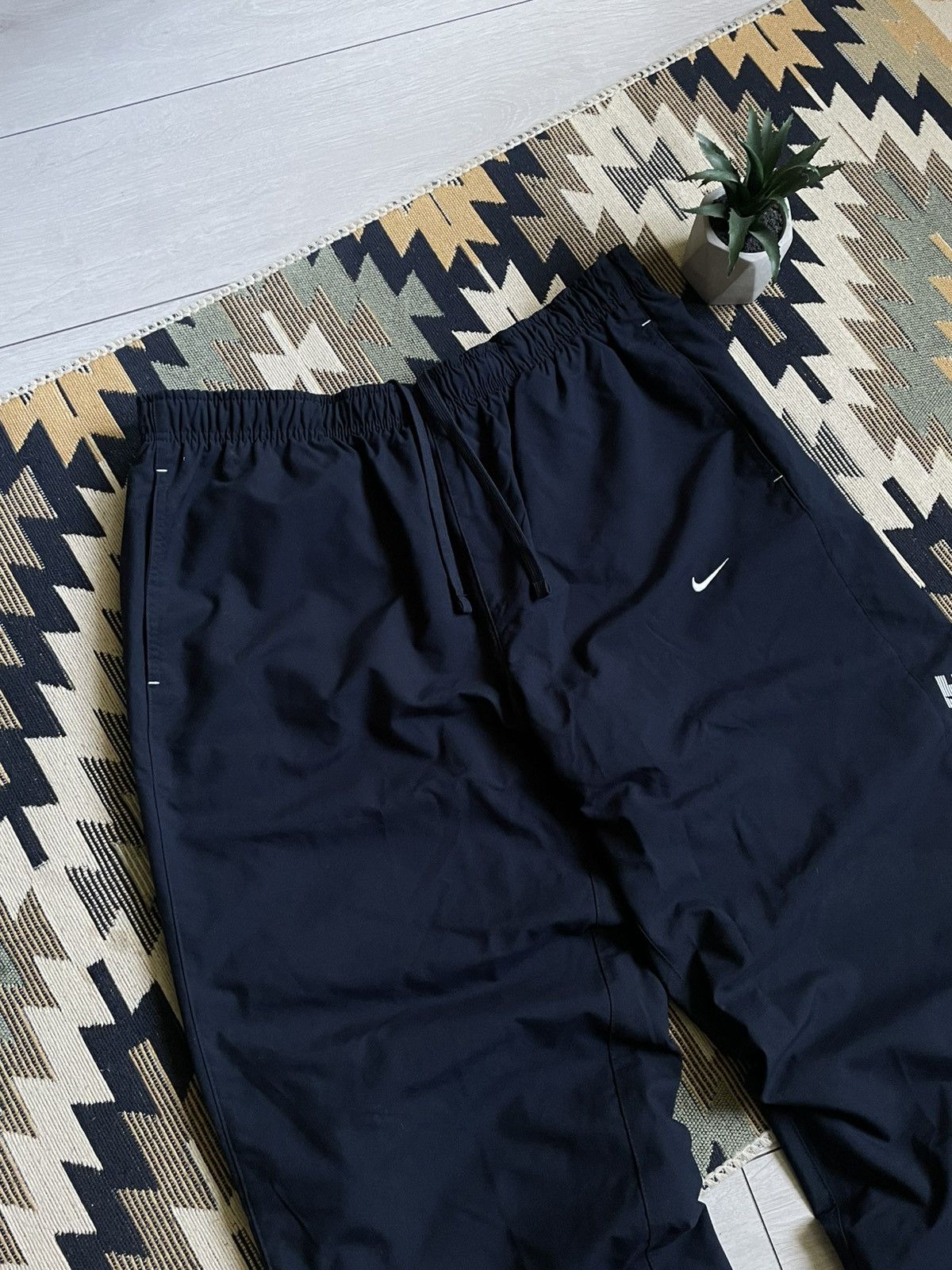 Vintage Vintage Nike Nylon Logo Swoosh Drill Y2K Track Pants Size US 36 / EU 52 - 4 Thumbnail