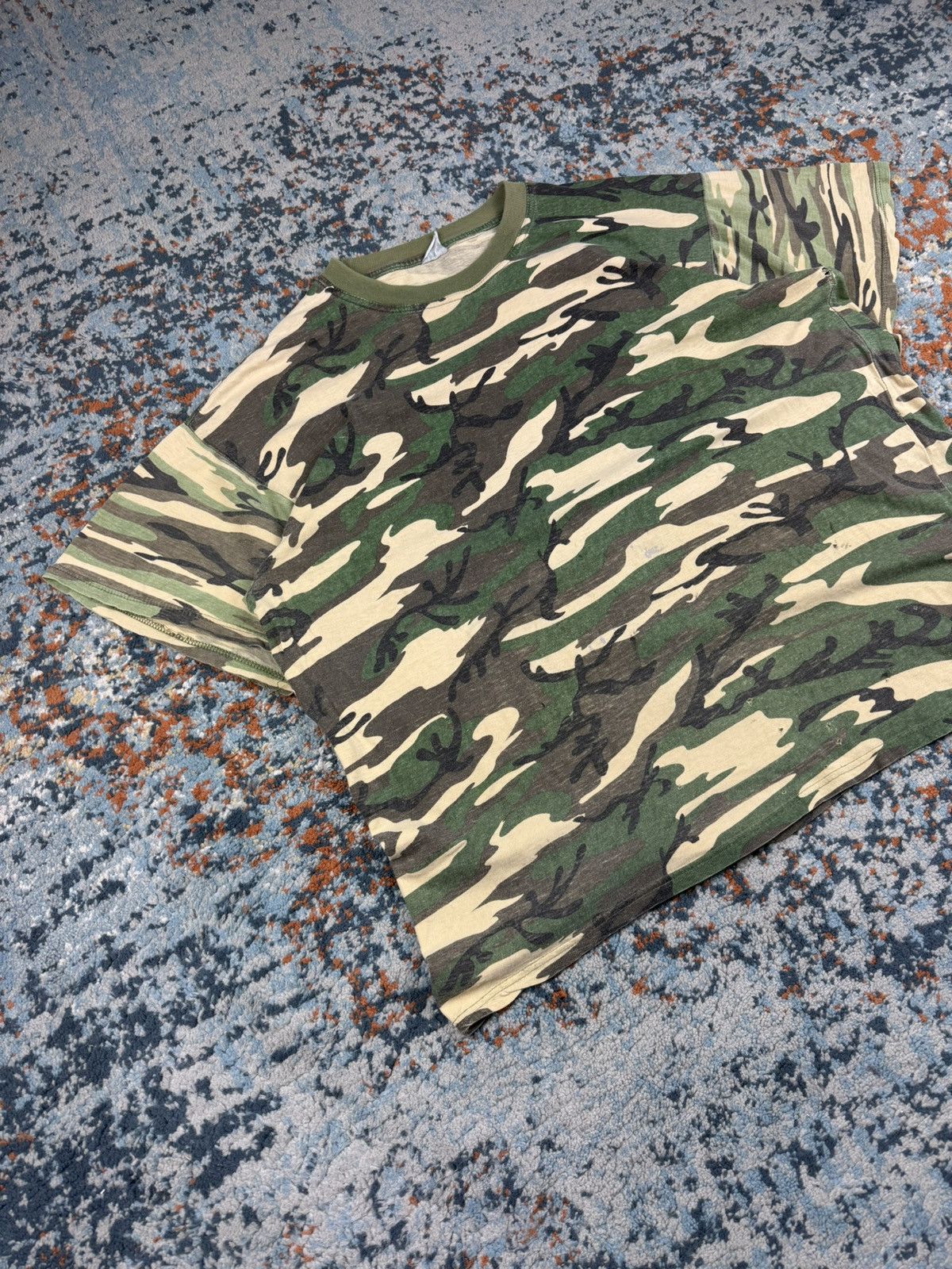 Vintage Vintage 90s camo army military distressed boxy tee kanye Size US L / EU 52-54 / 3 - 3 Thumbnail