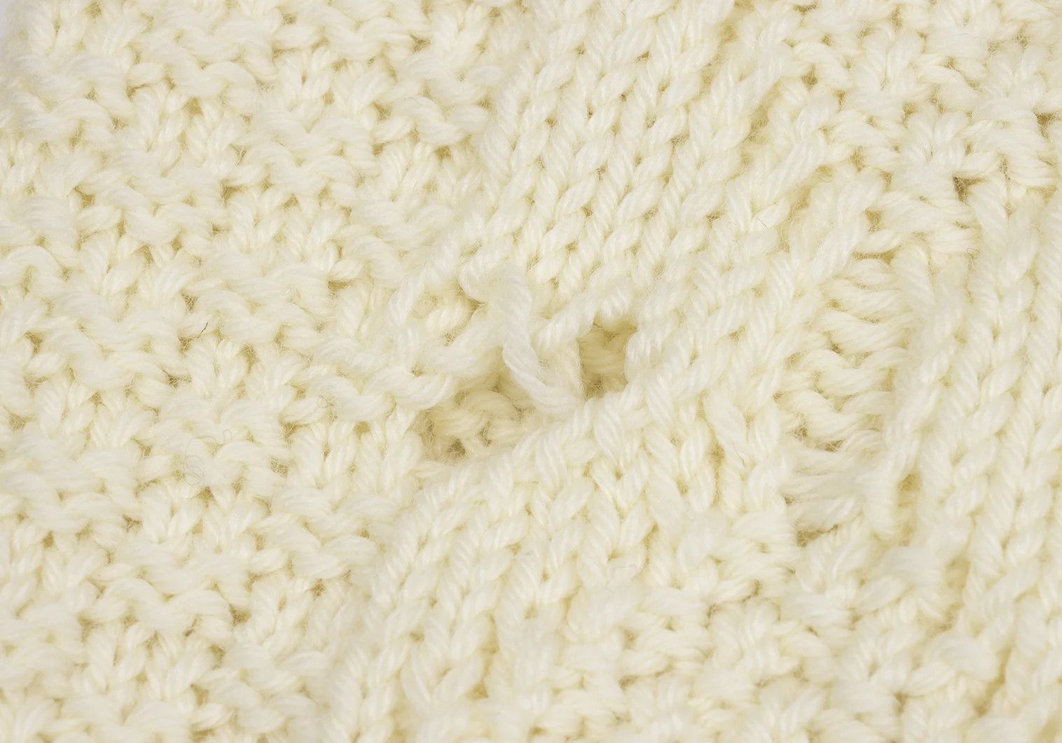 Maison Margiela Chunky Cable Knit Sweater in Cream, Size S Size US S / EU 44-46 / 1 - 9 Thumbnail