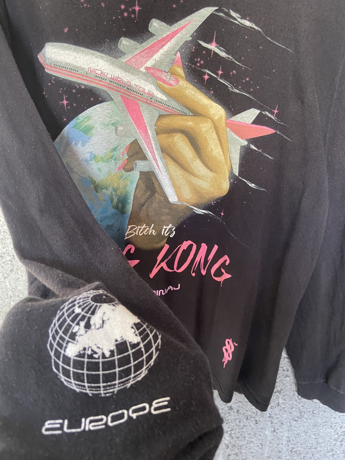 Band Tees Nicki t shirt long sleeve world tour tee Nicki Minaj Size US M / EU 48-50 / 2 - 6 Thumbnail