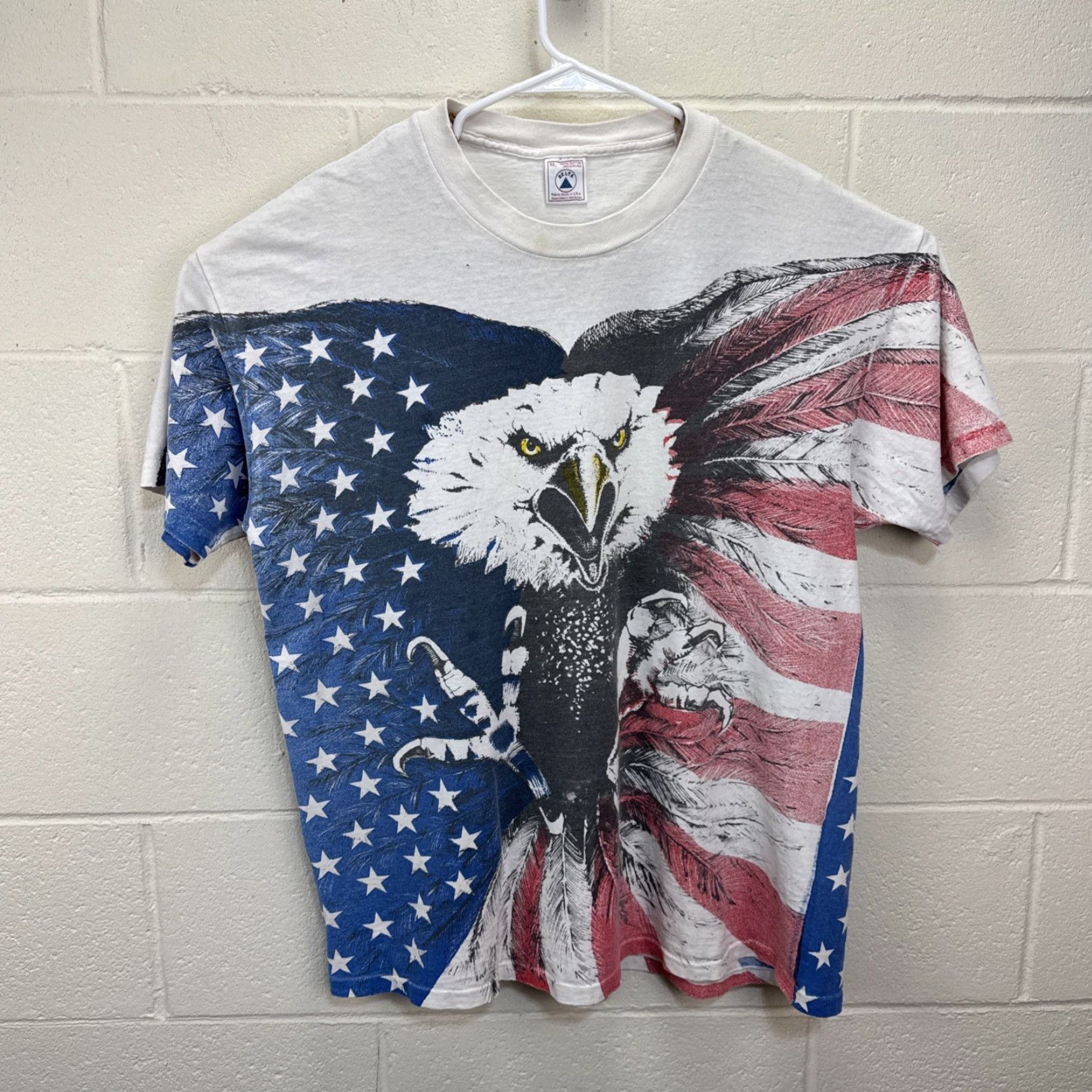 Delta VINTAGE USA Flag Eagle America All Over Print AOP T-Shirt Size XL White Delta Pro Weight Mens Short Sleeve Crew Neck 90s USA Flag Animals Size US XL / EU 56 / 4 - 2 Thumbnail