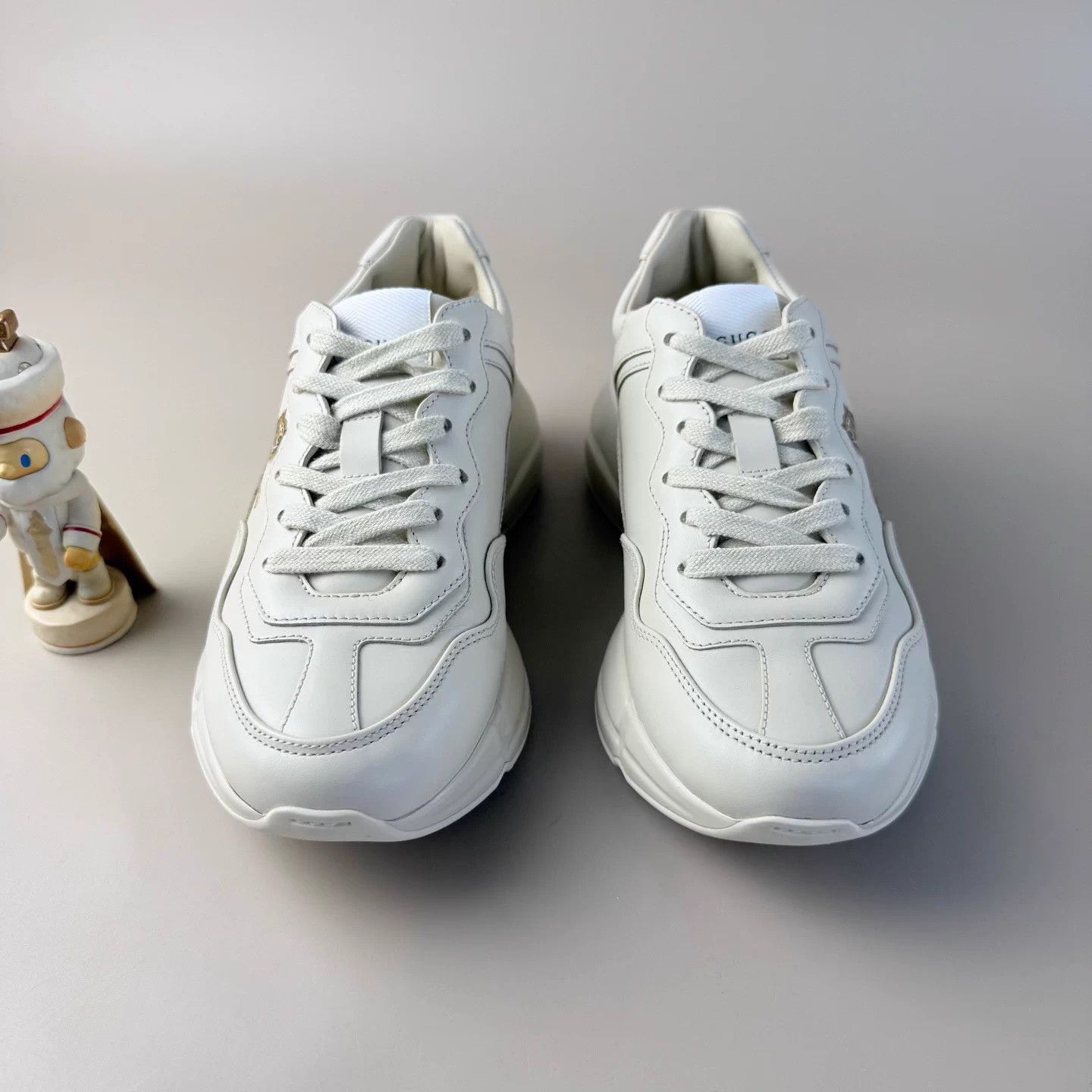 Gucci Gucci Tiger Letter Print Dad Shoe Women's 35.5 Size US 4.5 / IT 34.5 - 2 Thumbnail