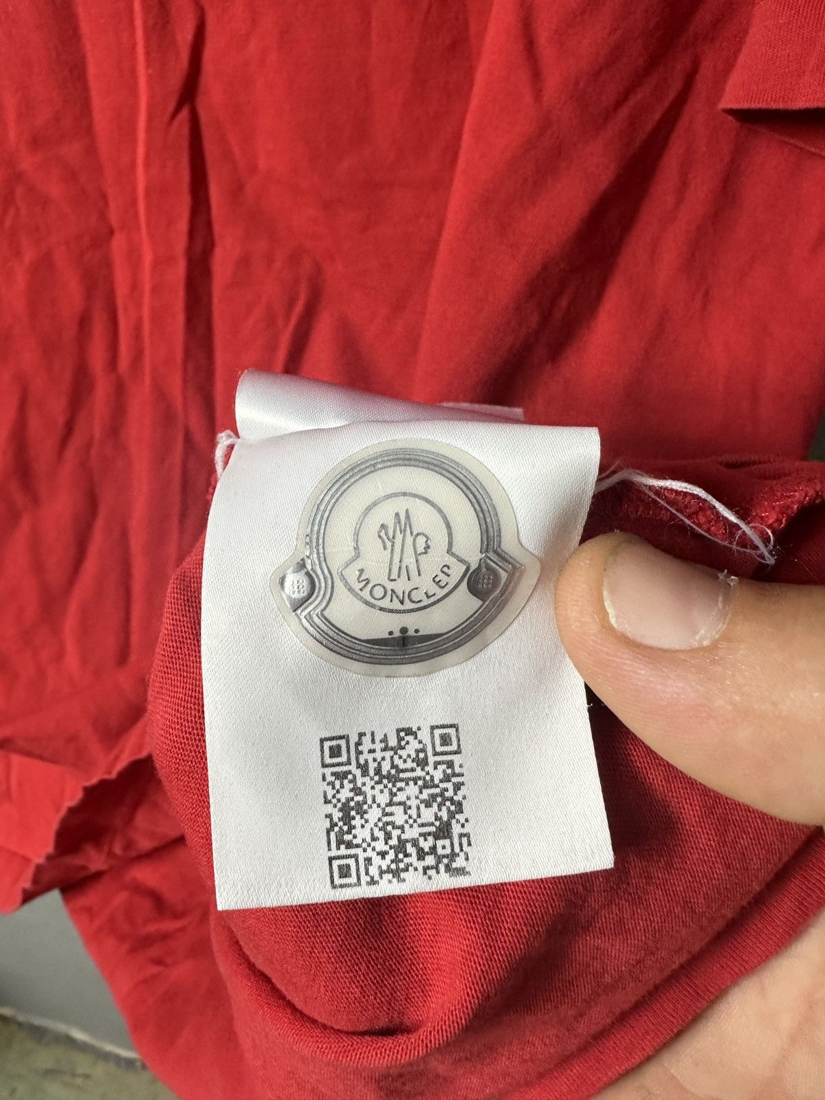 Moncler MONCLER Vertical Logo T-Shirt Size US XL / EU 56 / 4 - 9 Thumbnail