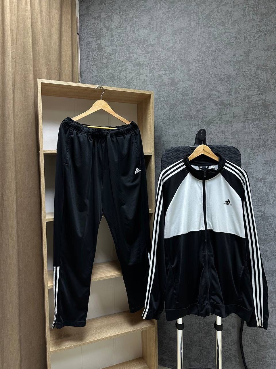Adidas × Vintage Vintage Adidas Black Sportswear Tracksuit Size US XL / EU 56 / 4 - 2 Thumbnail