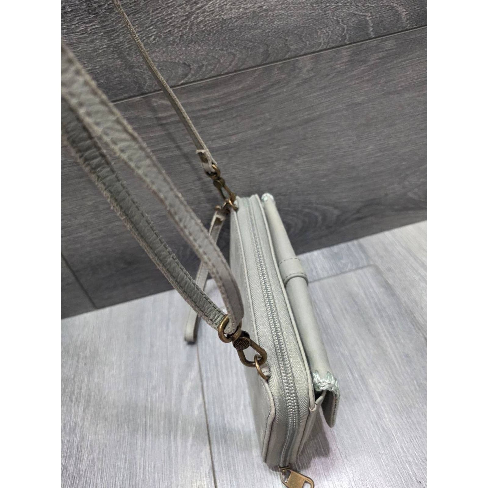 The Sak The Sak Genuine Leather Crossbody Bag Silver B000469 Size ONE SIZE - 4 Thumbnail
