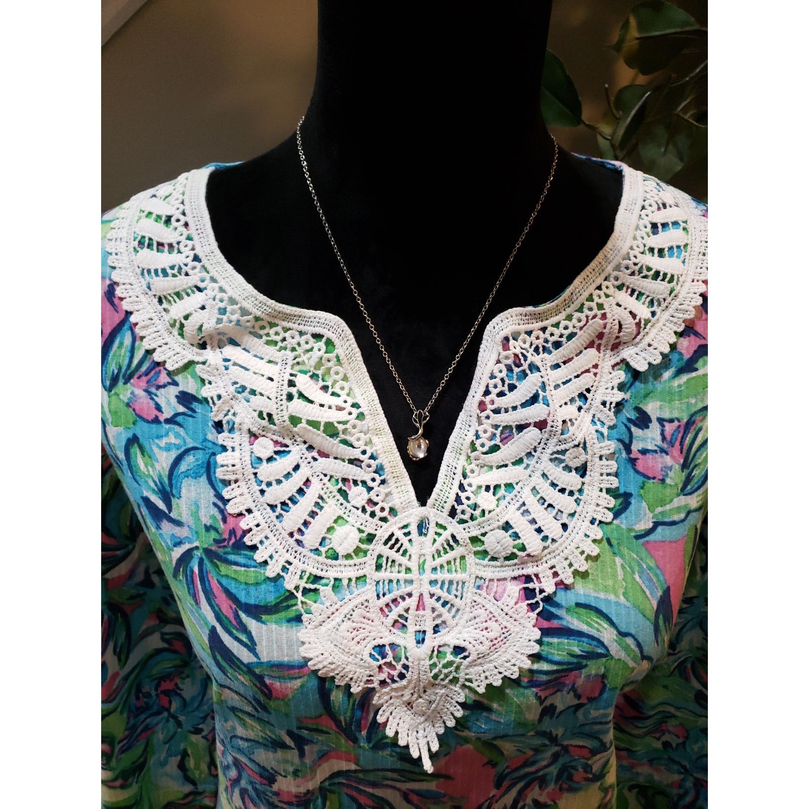 The Unbranded Brand Alfred Dunner L Multicolor V-Neck Floral Cotton Tunic Blouse Size L / US 10 / IT 46 - 3 Thumbnail