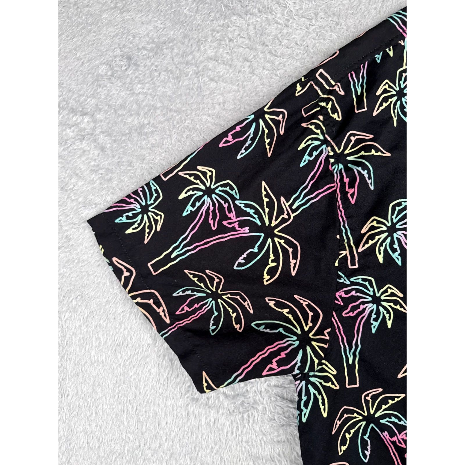 FUZZI Uzzi Shirt Men 2XL XXL Black Palm Trees 100% Polyester Pocket Hawaiian Floral Size US XXL / EU 58 / 5 - 3 Thumbnail