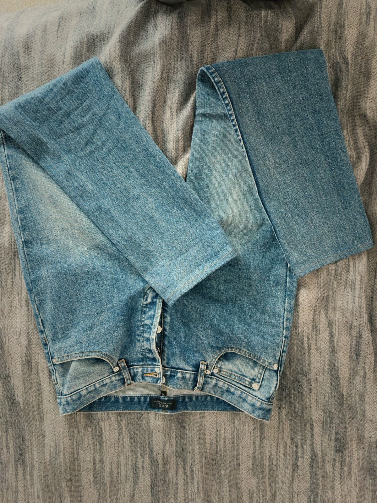 A.P.C. A.P.C. washed blue denim tapered fit Size US 30 / EU 46 - 2 Thumbnail