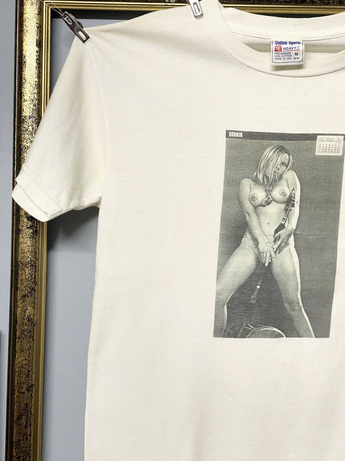 Vintage Og Vintage 90s Robbin Topless Naked Woman Provocative Pose Size US M / EU 48-50 / 2 - 3 Thumbnail
