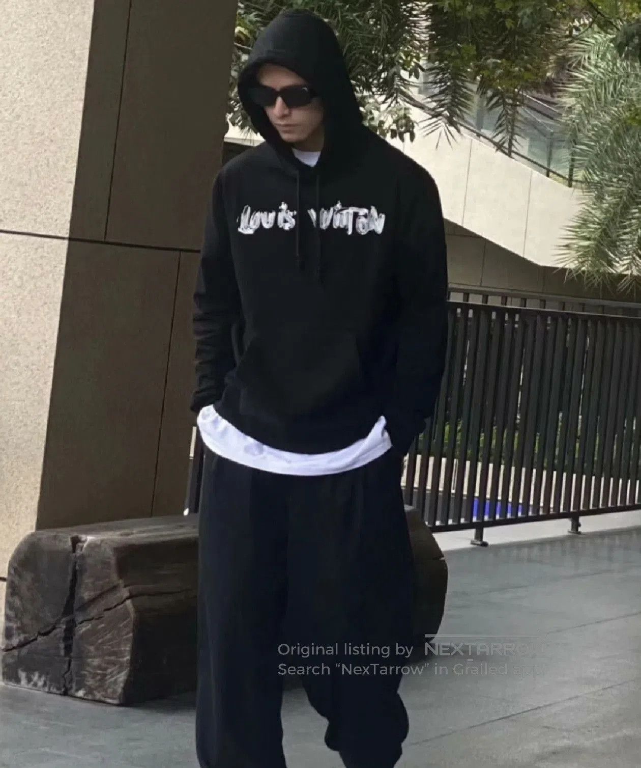 Louis Vuitton Louis Vuitton Graffiti Logo Black Hoodie. Size US XXL / EU 58 / 5 - 6 Thumbnail