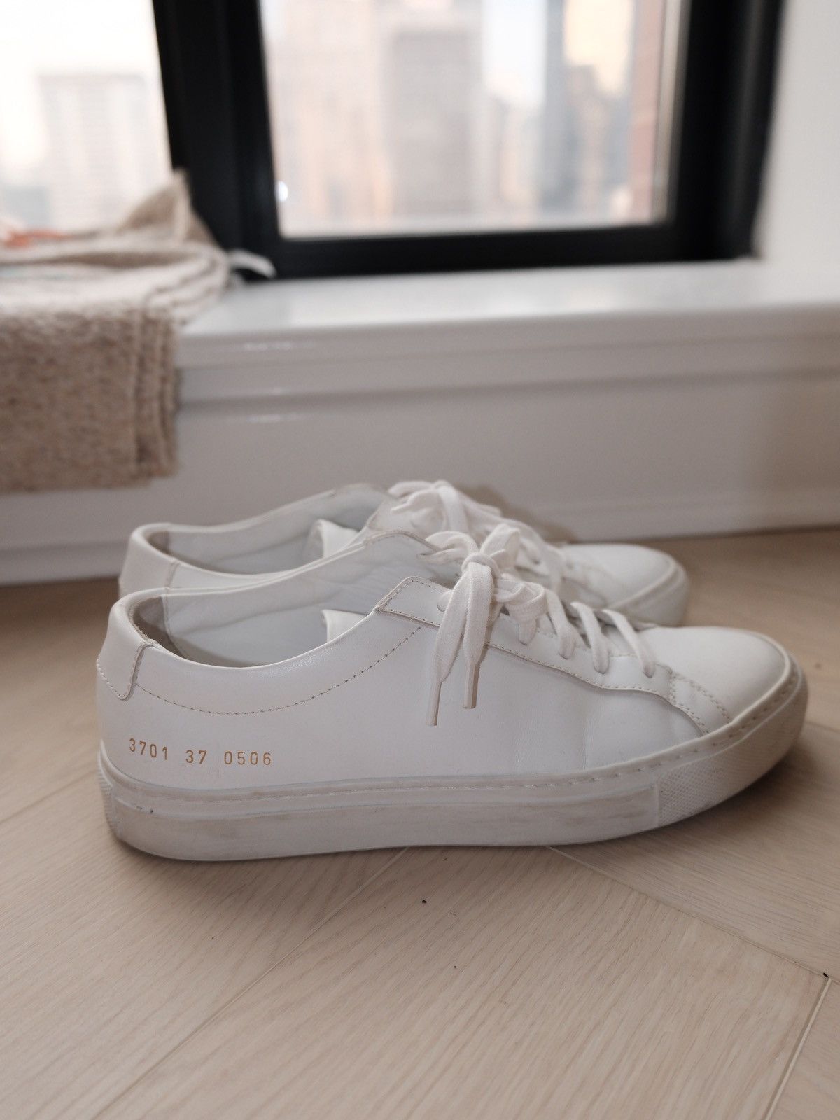 Common Projects Common Projects Leather Sneakers Size US 7 / IT 37 - 1 Thumbnail
