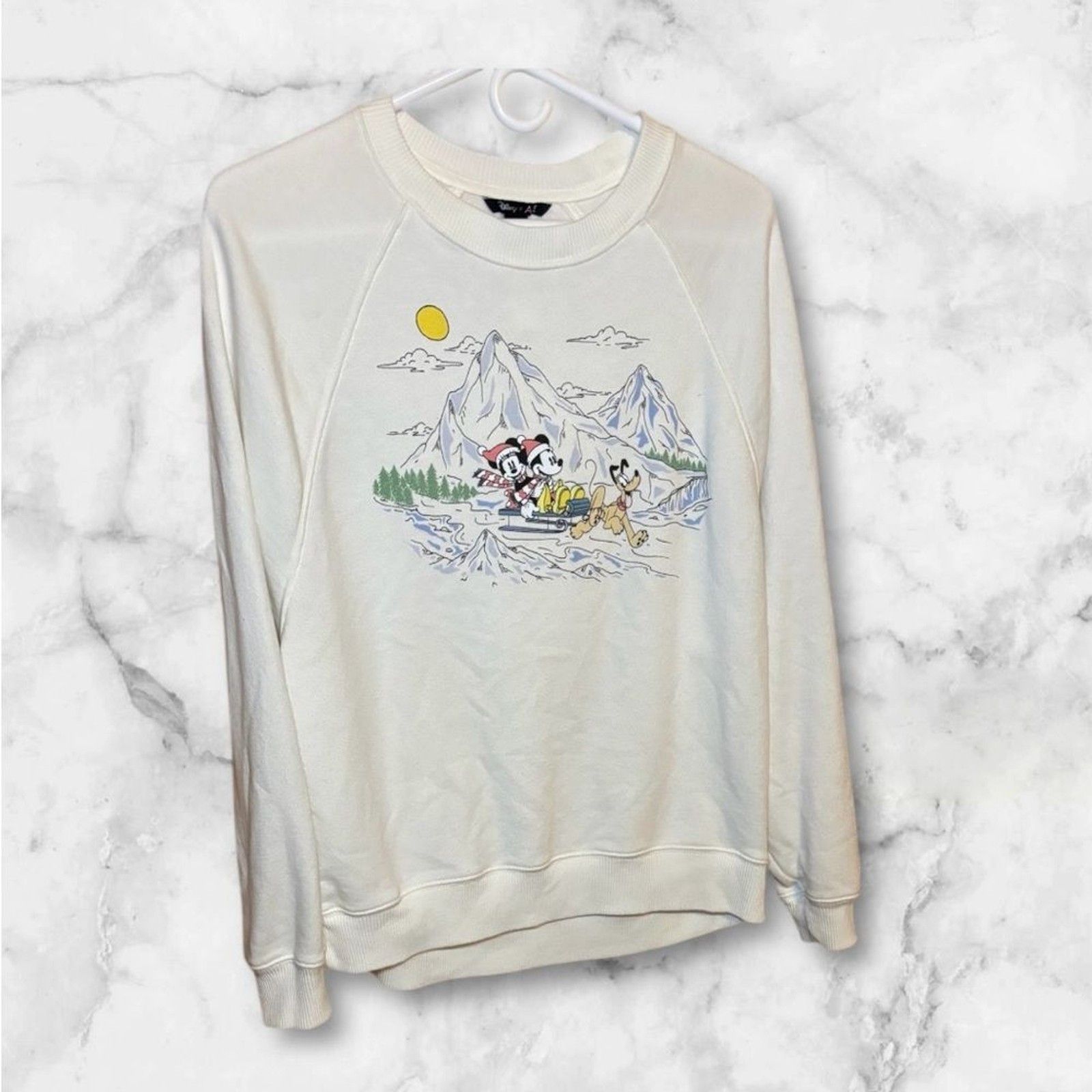 American Eagle Outfitters American Eagle Disney Mickey Minnie sledding sweater S Size US S / EU 44-46 / 1 - 1 Thumbnail