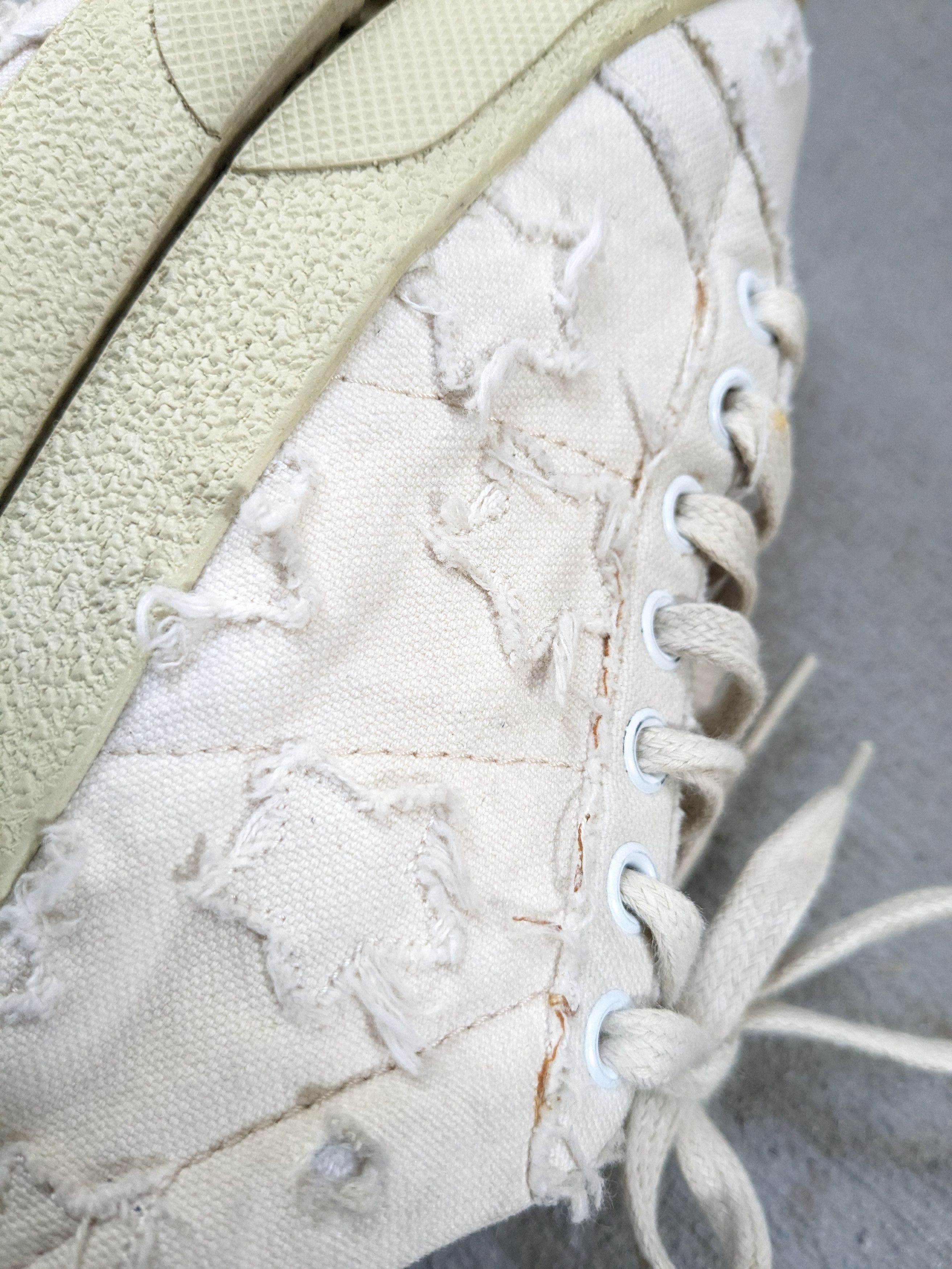 Saint Laurent Paris Saint Laurent SL06 7 40 White Canvas Stars SLP Low Tops Size US 7 / EU 40 - 7 Thumbnail