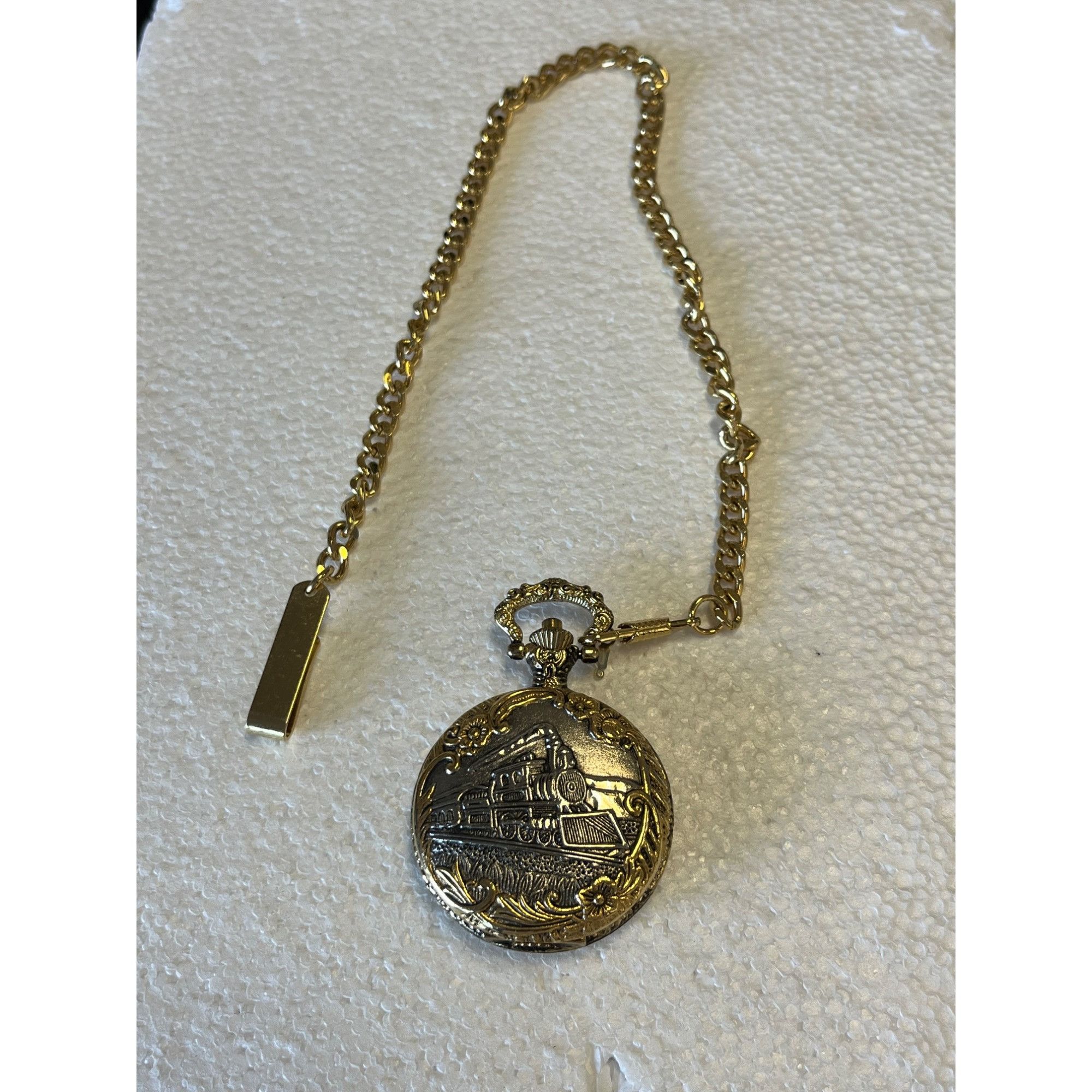 Other Vtg Sergio Valente Gold tone Pocket Watch With Chain Size ONE SIZE - 8 Thumbnail