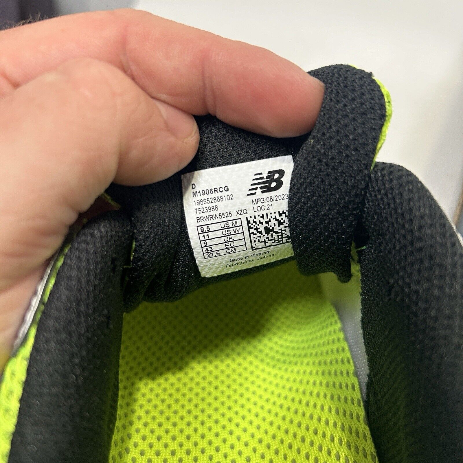 New Balance New Balance 1906R “Volt Black/Neon Green” 2024 Size US 9.5 / EU 42-43 - 5 Thumbnail