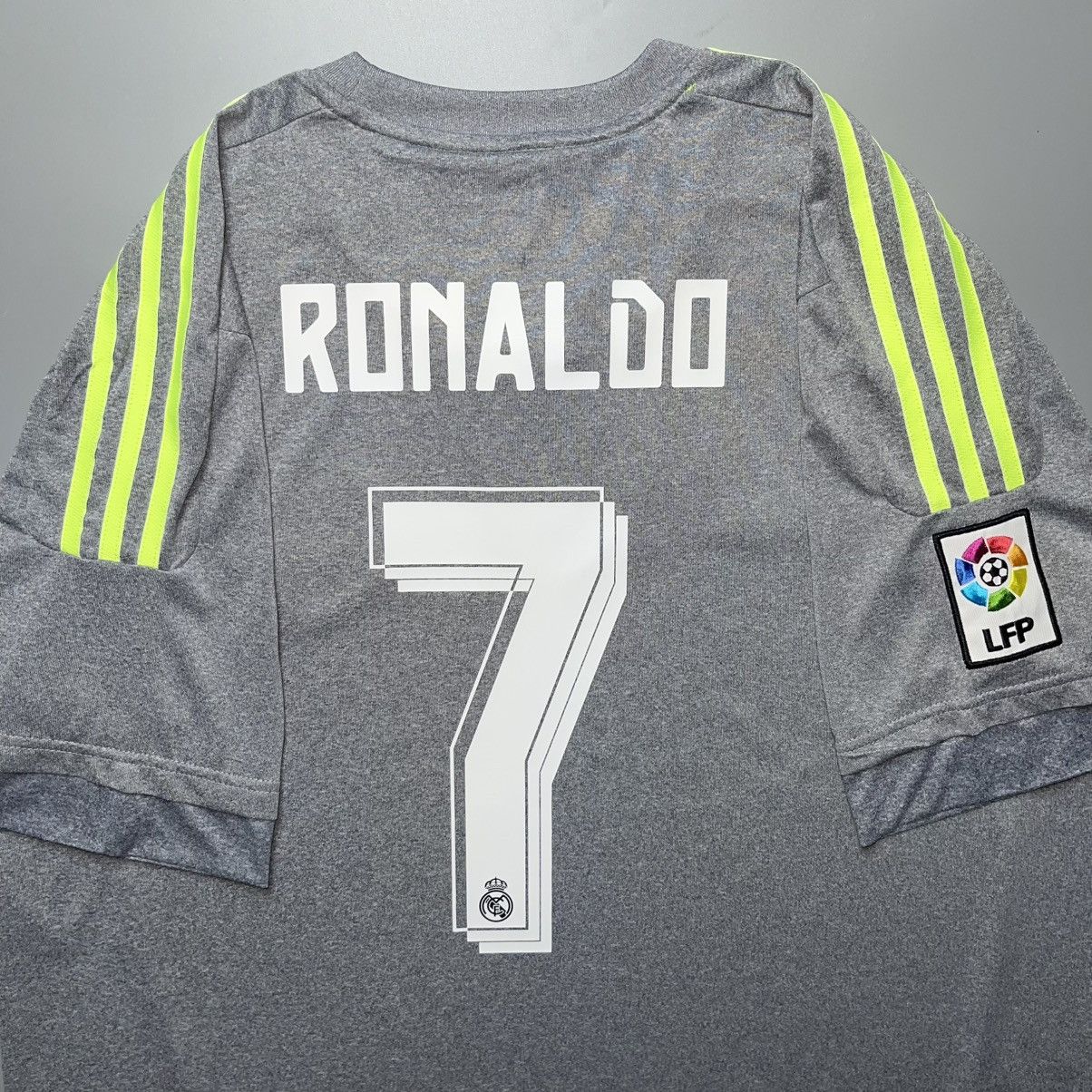 Adidas REAL MADRID ADIDAS 2015/2016 FOOTBALL AWAY JERSEY #7 RONALDO Size US XL / EU 56 / 4 - 10 Thumbnail
