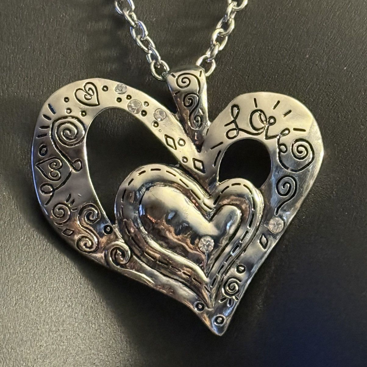Other Silver tone large etched heart pendant necklace/earrings set Size ONE SIZE - 2 Thumbnail