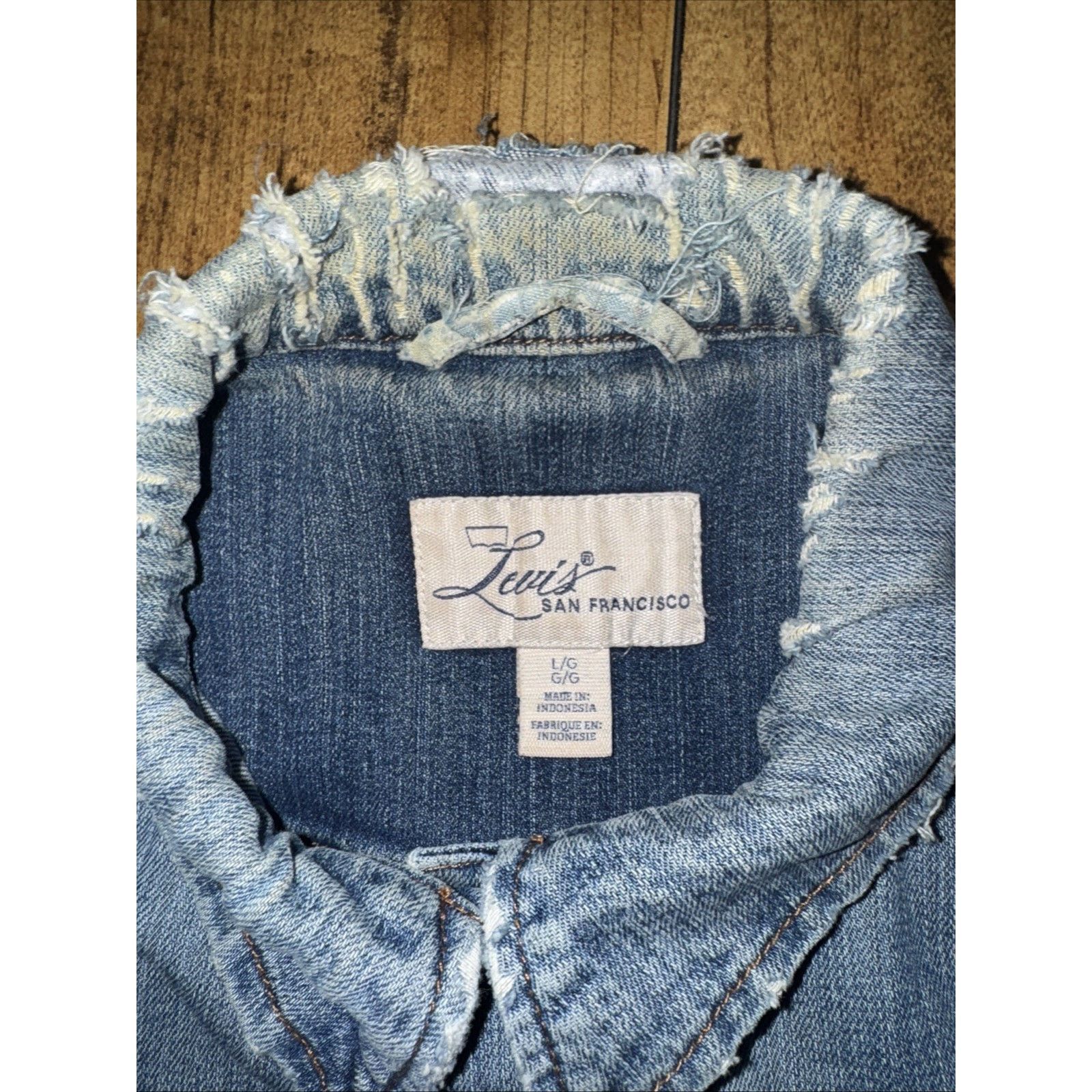 Levi's × Vintage Women’s Levi’s San Francisco Denim Trucker Jacket Blue L Size L / US 10 / IT 46 - 2 Thumbnail