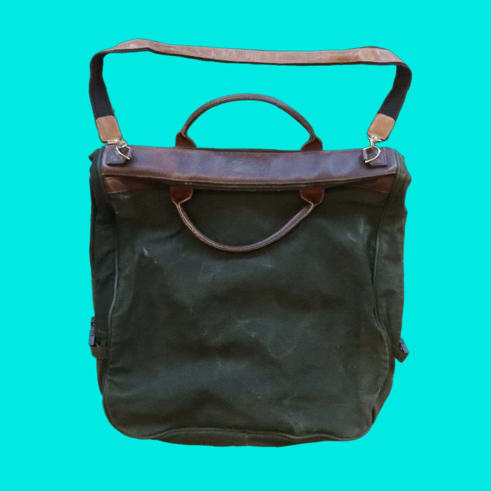 Orvis VINTAGE The Orvis Company Battenkill Garment Bag Leather Green Canvas Garment Bag Mens Green 40" 20" 4" Measurements Size ONE SIZE - 1 Thumbnail