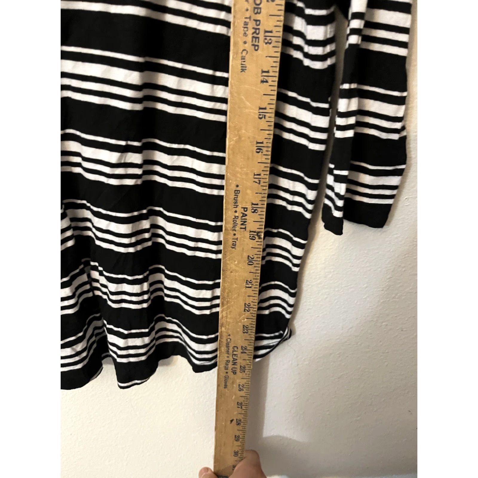 Vintage Kenar Women’s M Stretch Knit Top Black Striped 3/4 Sleeve Hi-Low Crew Neck Casual Knit Top Womens M Black Striped Hi-Low 3/4 Sleeve Kenar Top Size M / US 6-8 / IT 42-44 - 4 Thumbnail