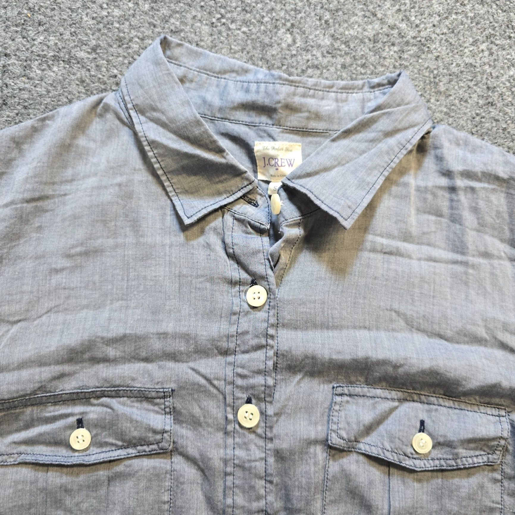 J.Crew J.CREW Top Women S Gray Perfect Shirt Lightweight Casual Size S / US 4 / IT 40 - 2 Thumbnail